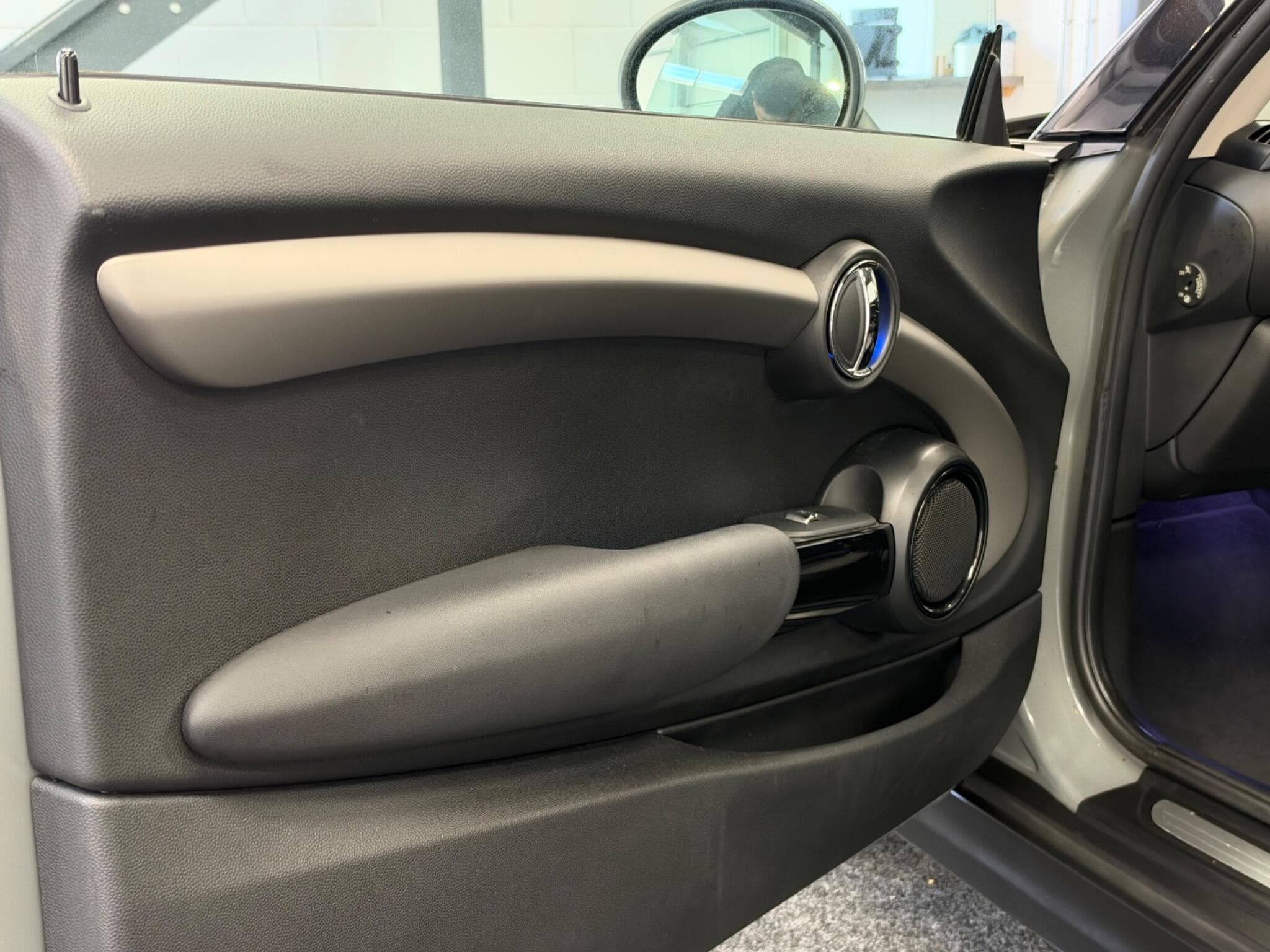 2017 MINI Hatch - Thumbnail 27