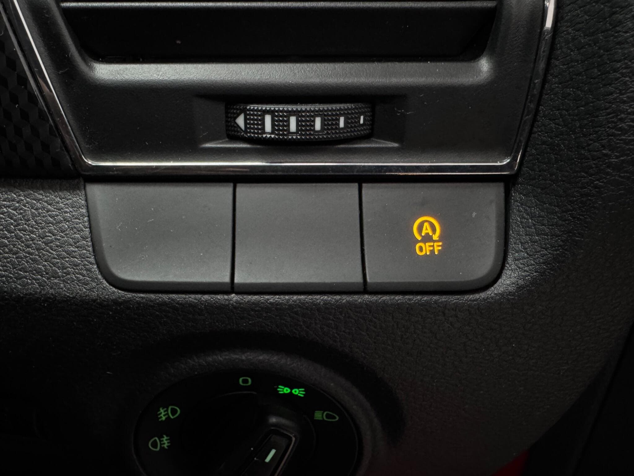 2015 Skoda Fabia - Thumbnail 21