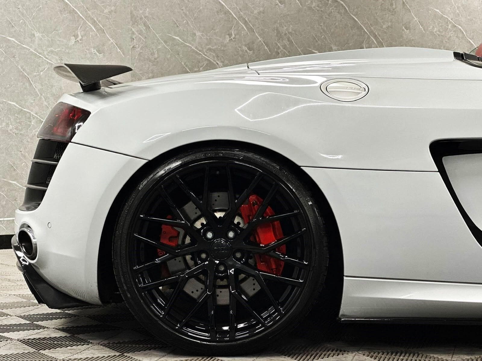 2010 Audi R8 - Thumbnail 7