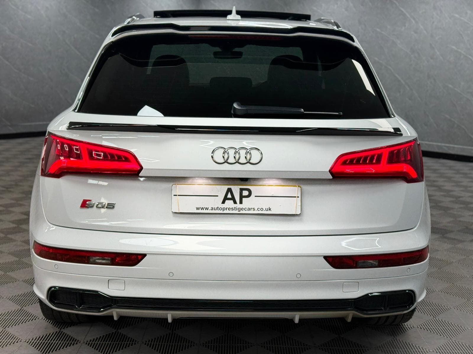 2018 Audi SQ5 - Thumbnail 28