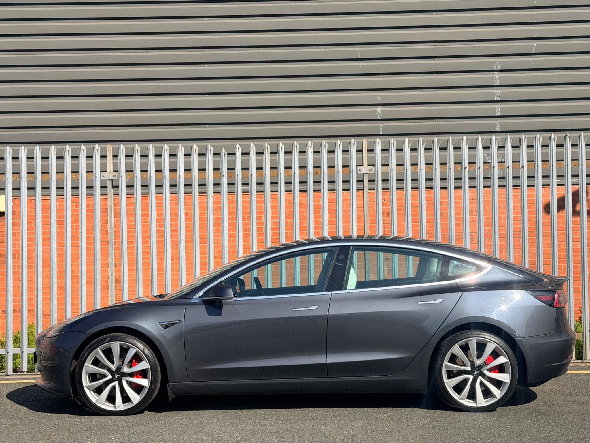 2019 Tesla Model 3 - Thumbnail 12