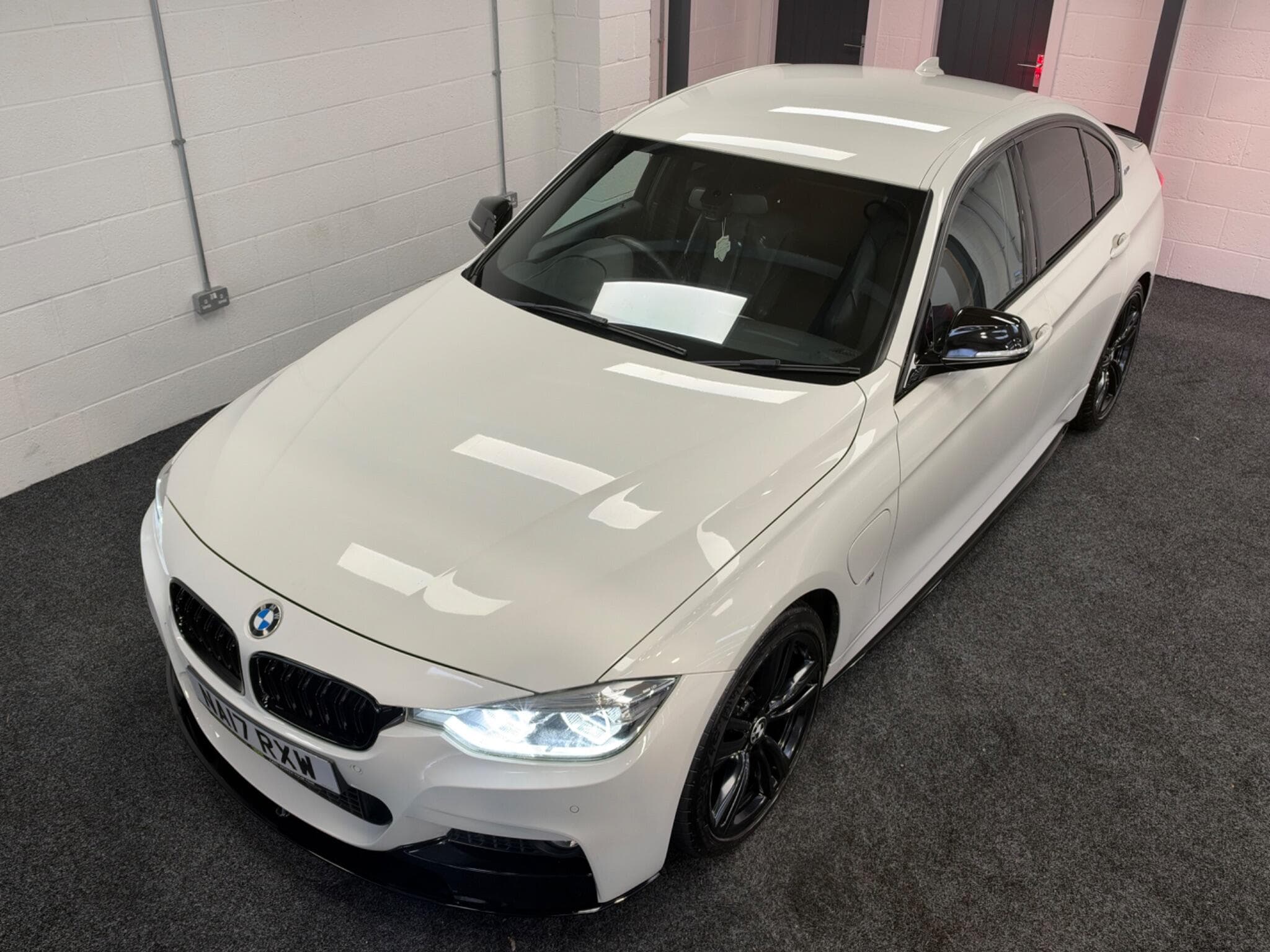2017 BMW 3 Series - Thumbnail 5