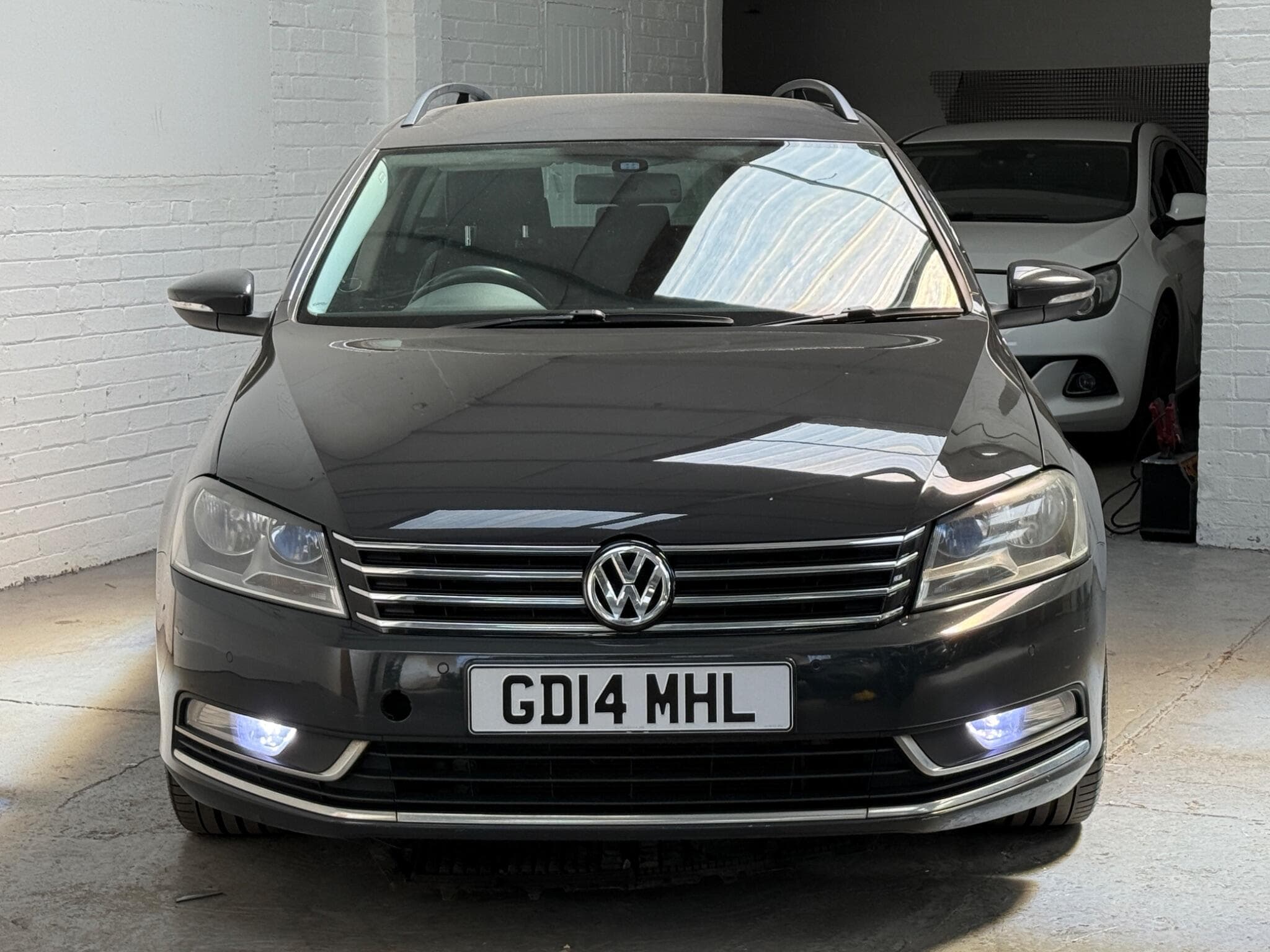 2014 Volkswagen Passat - Thumbnail 2