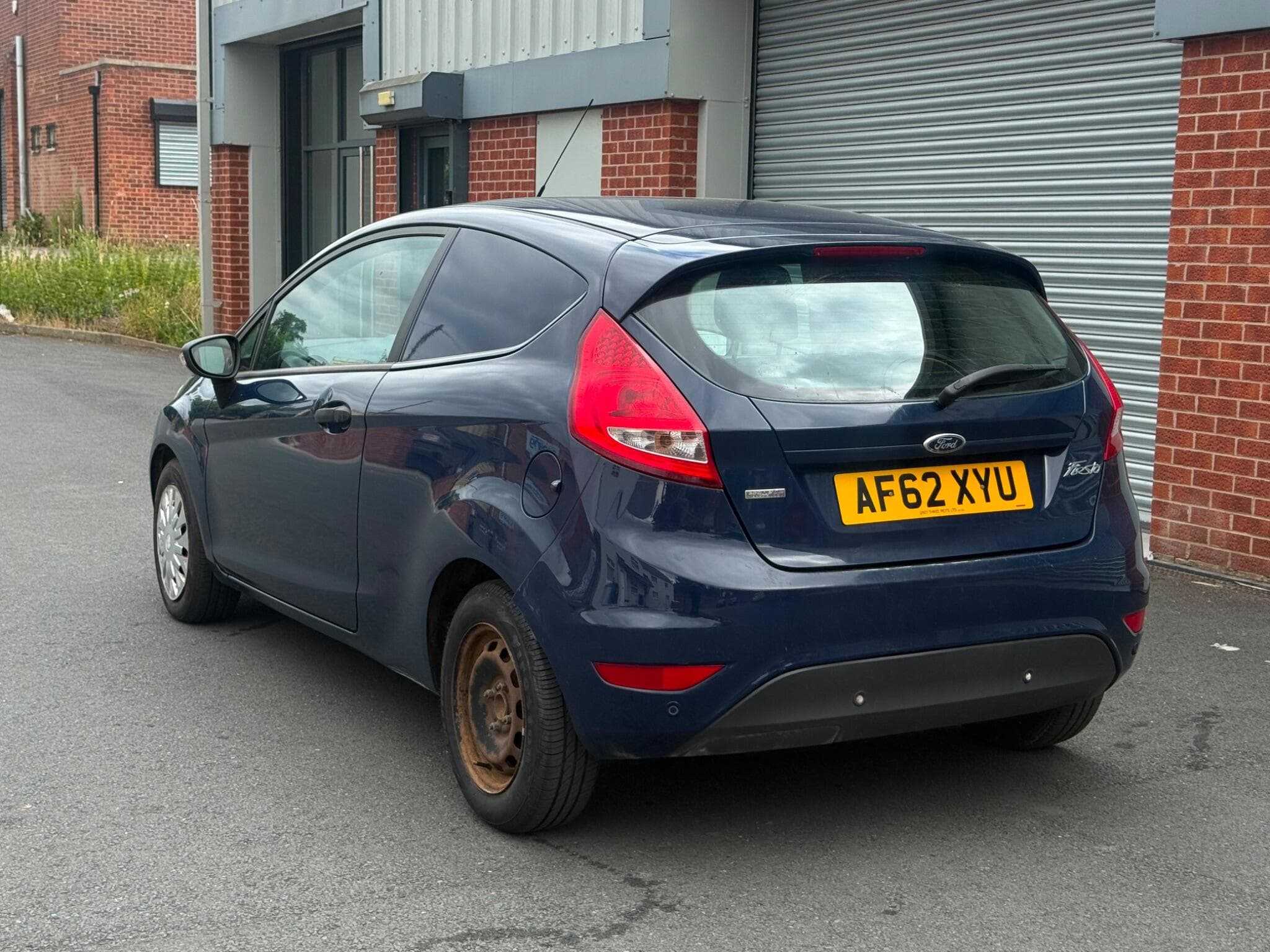 2012 Ford Fiesta Van - Thumbnail 6