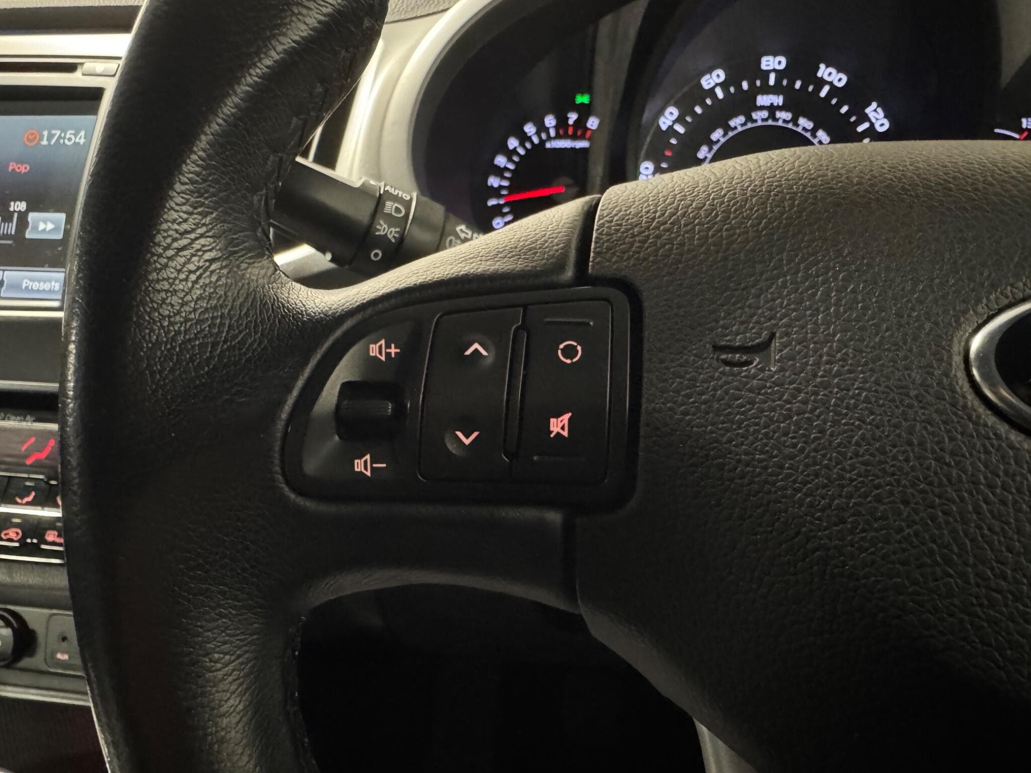 2015 Kia Sportage - Thumbnail 22