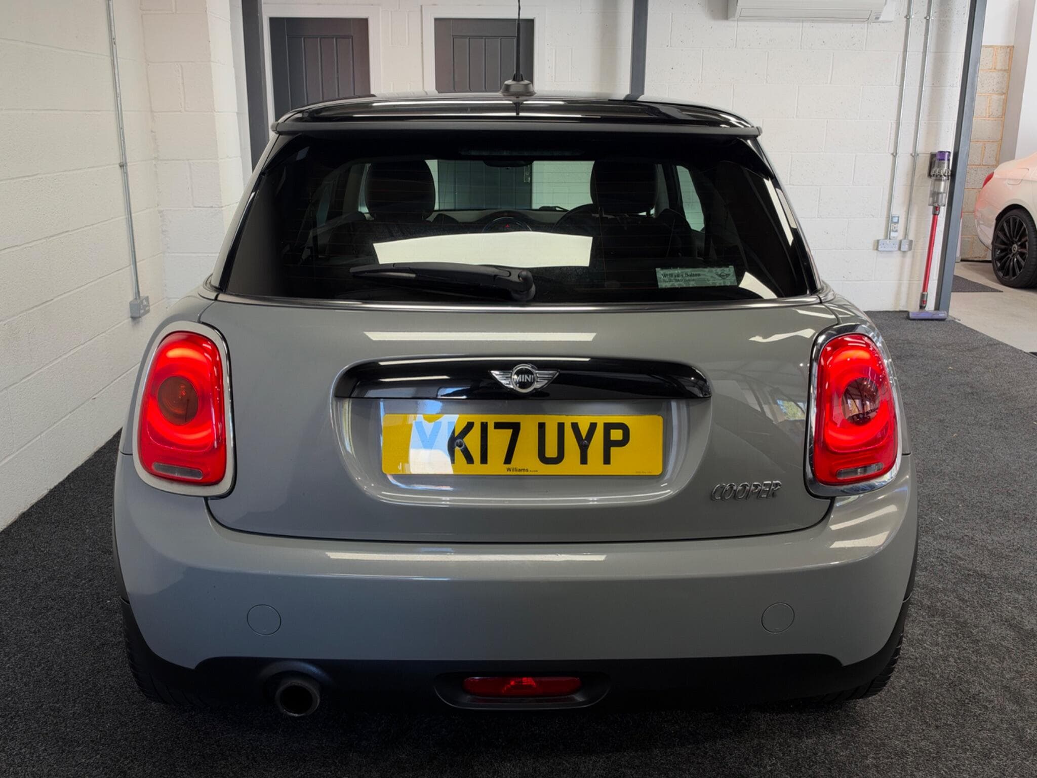 2017 MINI Hatch - Thumbnail 9