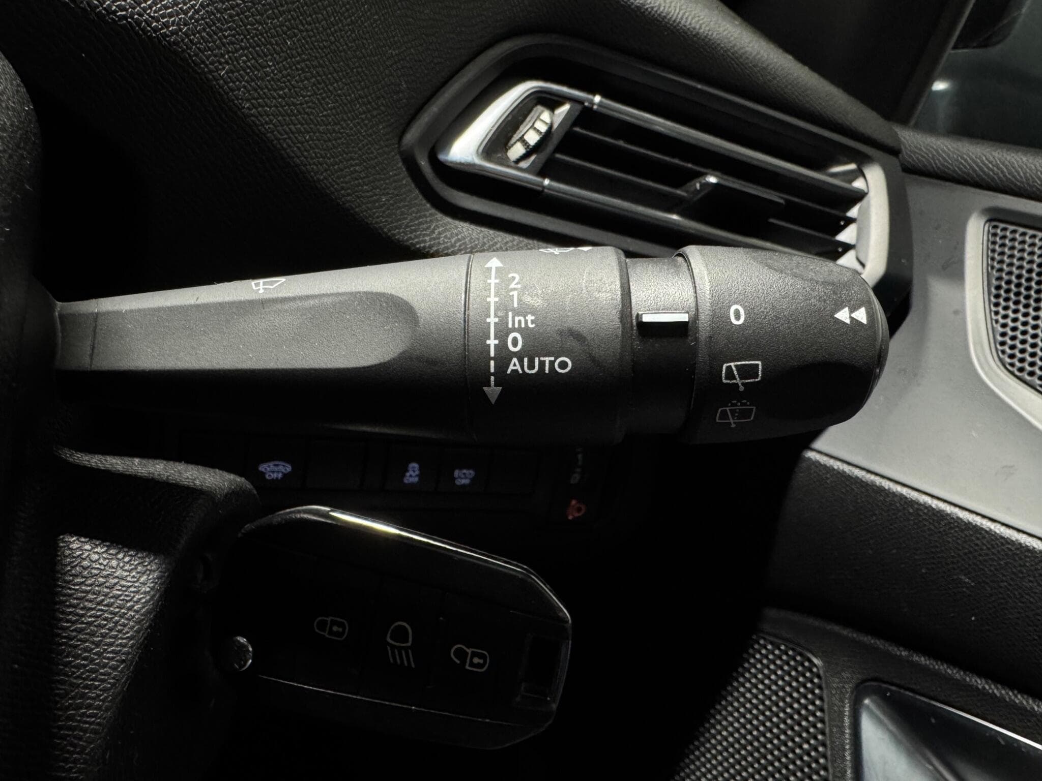 2016 Peugeot 308 SW - Thumbnail 20