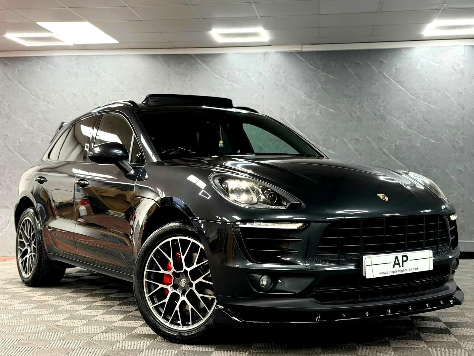 2017 Porsche Macan - Thumbnail 3