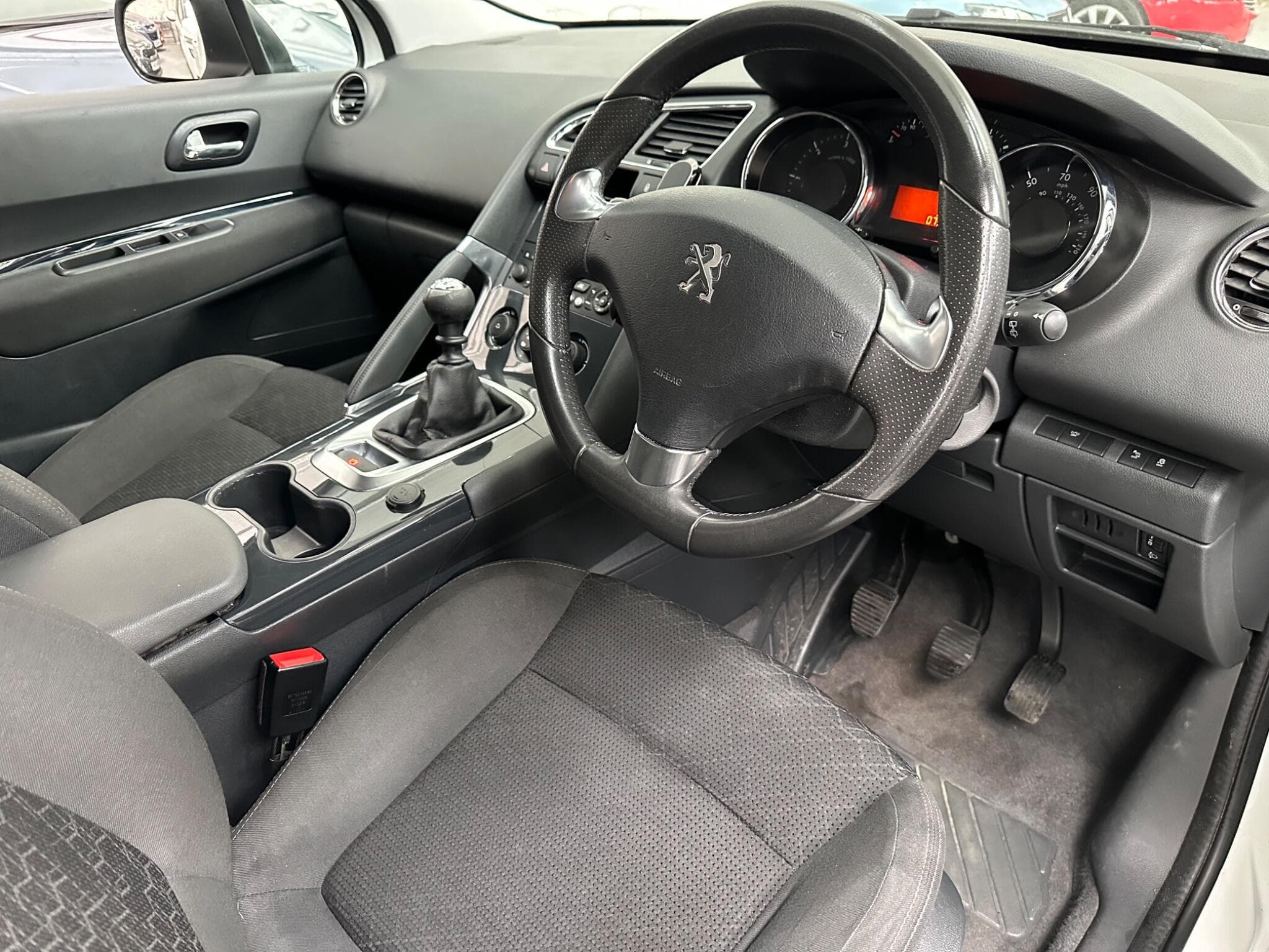 2016 Peugeot 3008 - Image 4