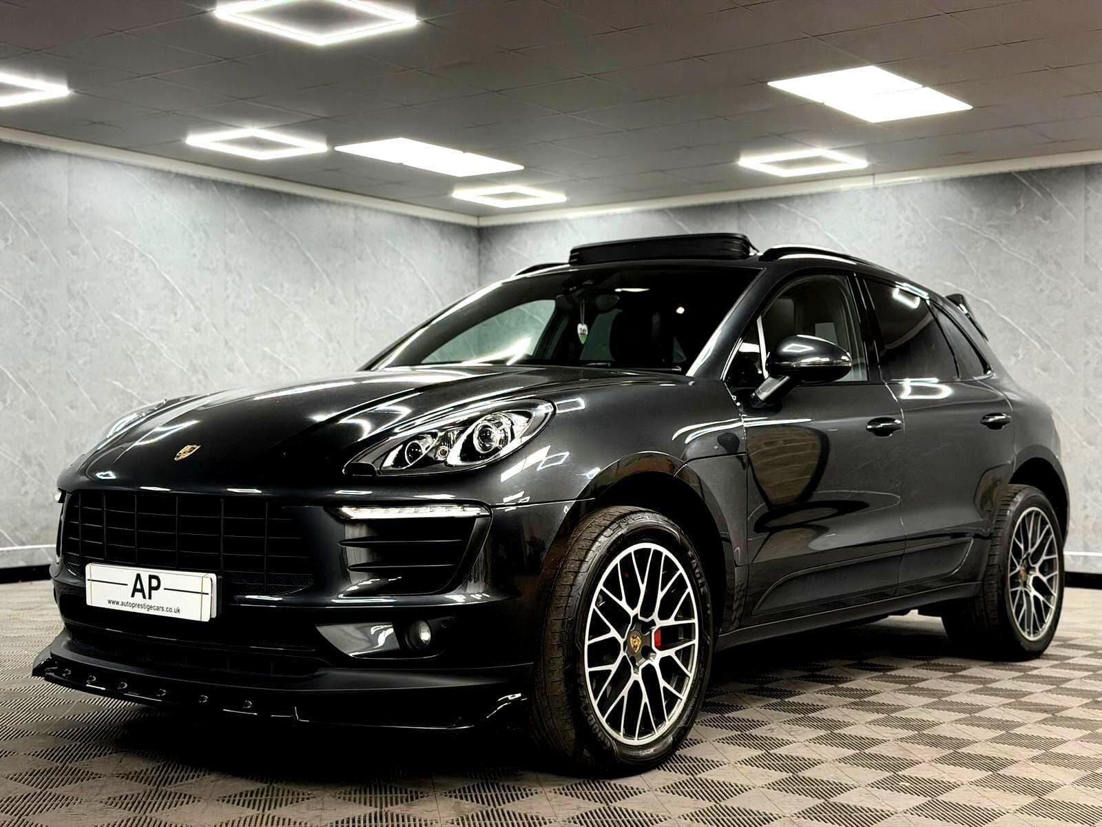 2017 Porsche Macan - Thumbnail 13