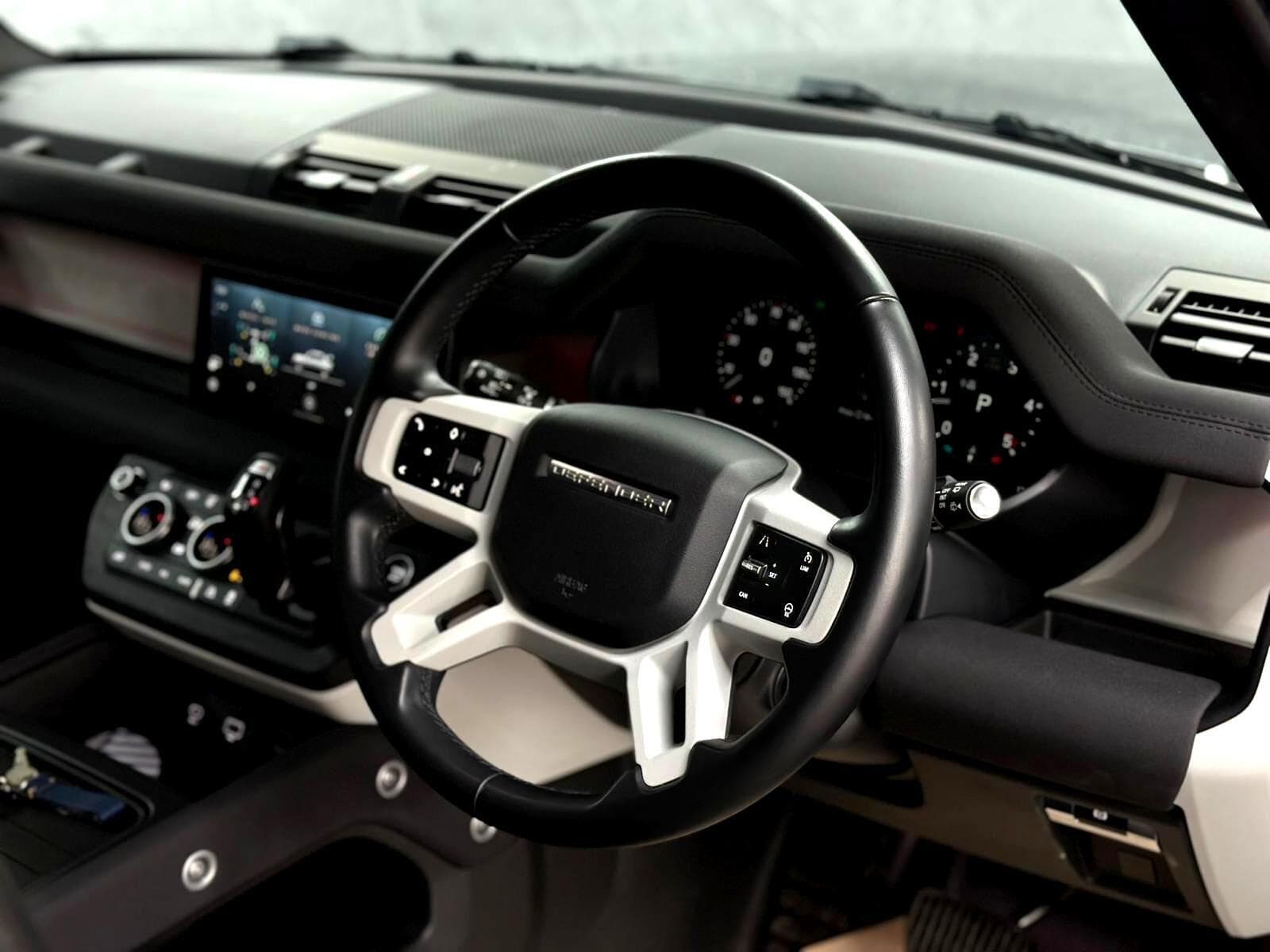 2024 Land Rover Defender 110 - Thumbnail 33