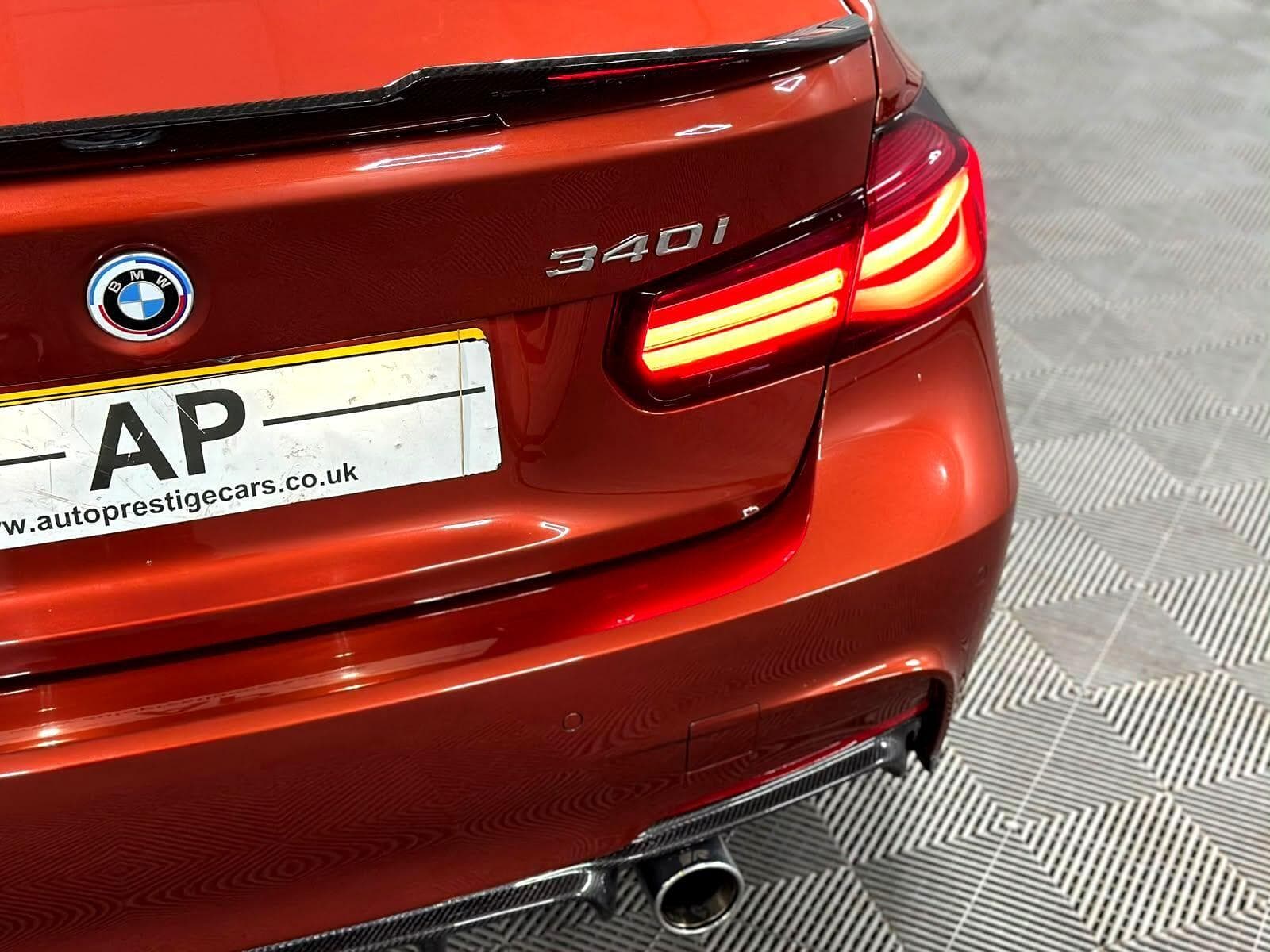 2017 BMW 3 Series - Thumbnail 58