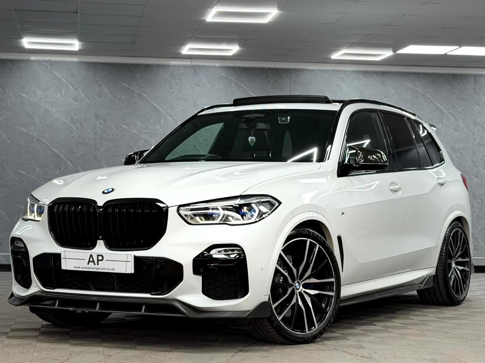 2018 BMW X5 - Thumbnail 3