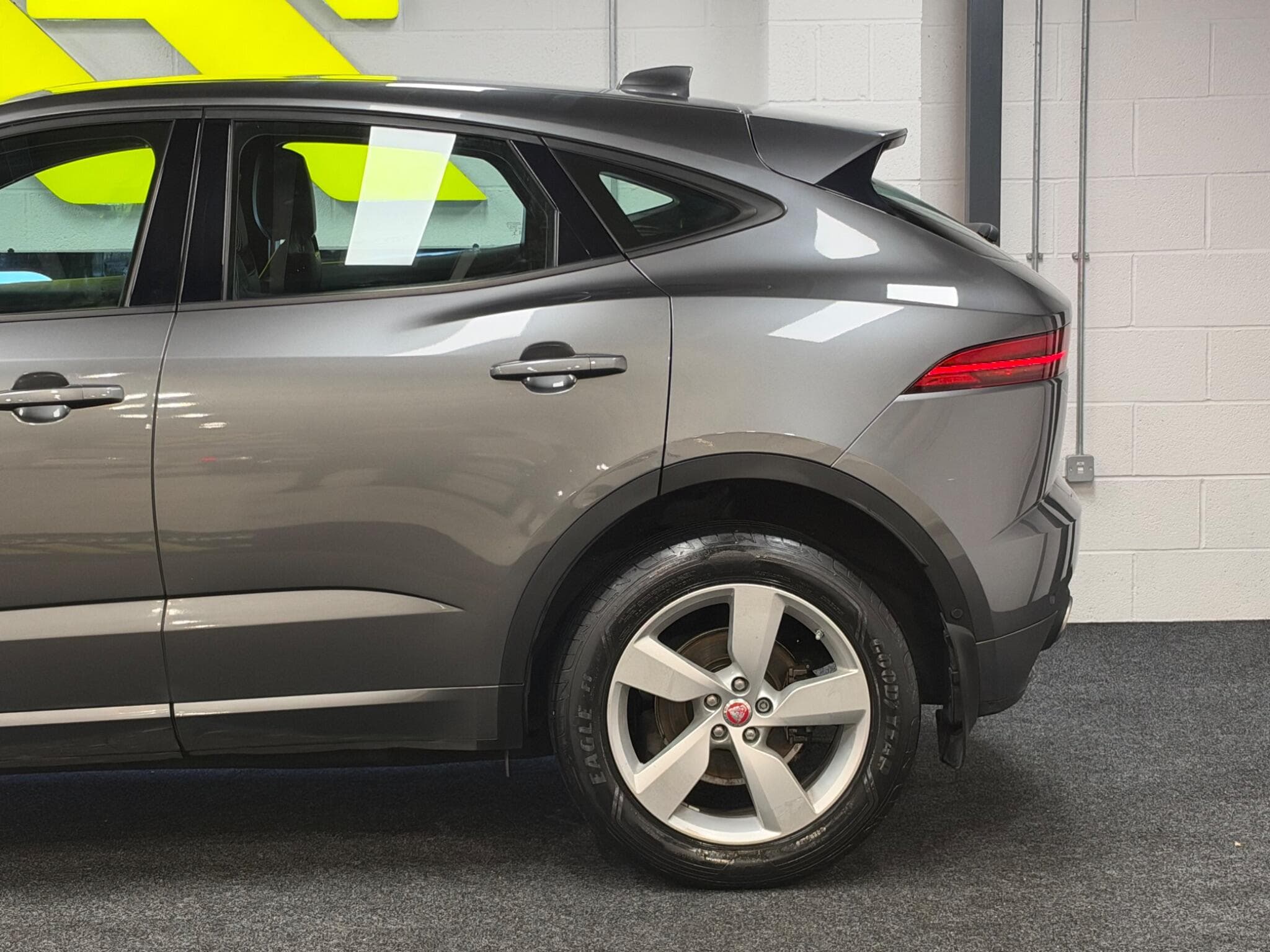2018 Jaguar E-PACE - Thumbnail 31