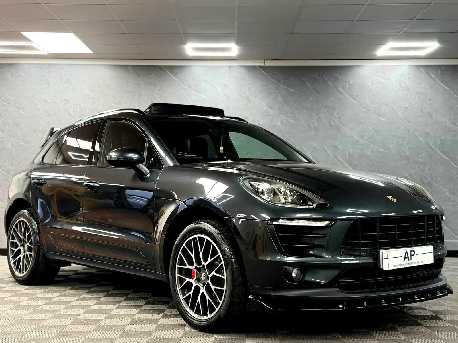 2017 Porsche Macan - Thumbnail 4