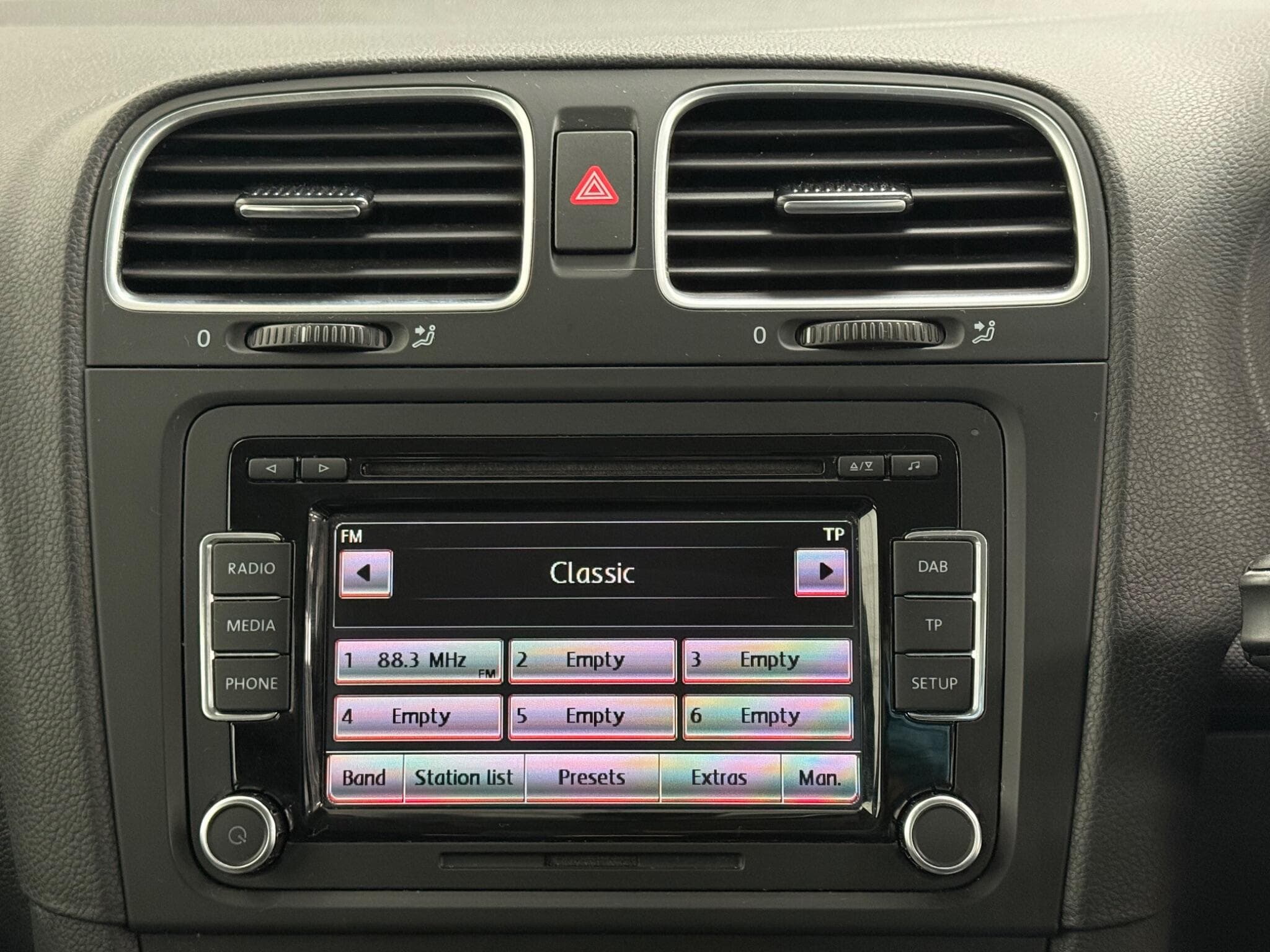 2011 Volkswagen Golf - Thumbnail 27