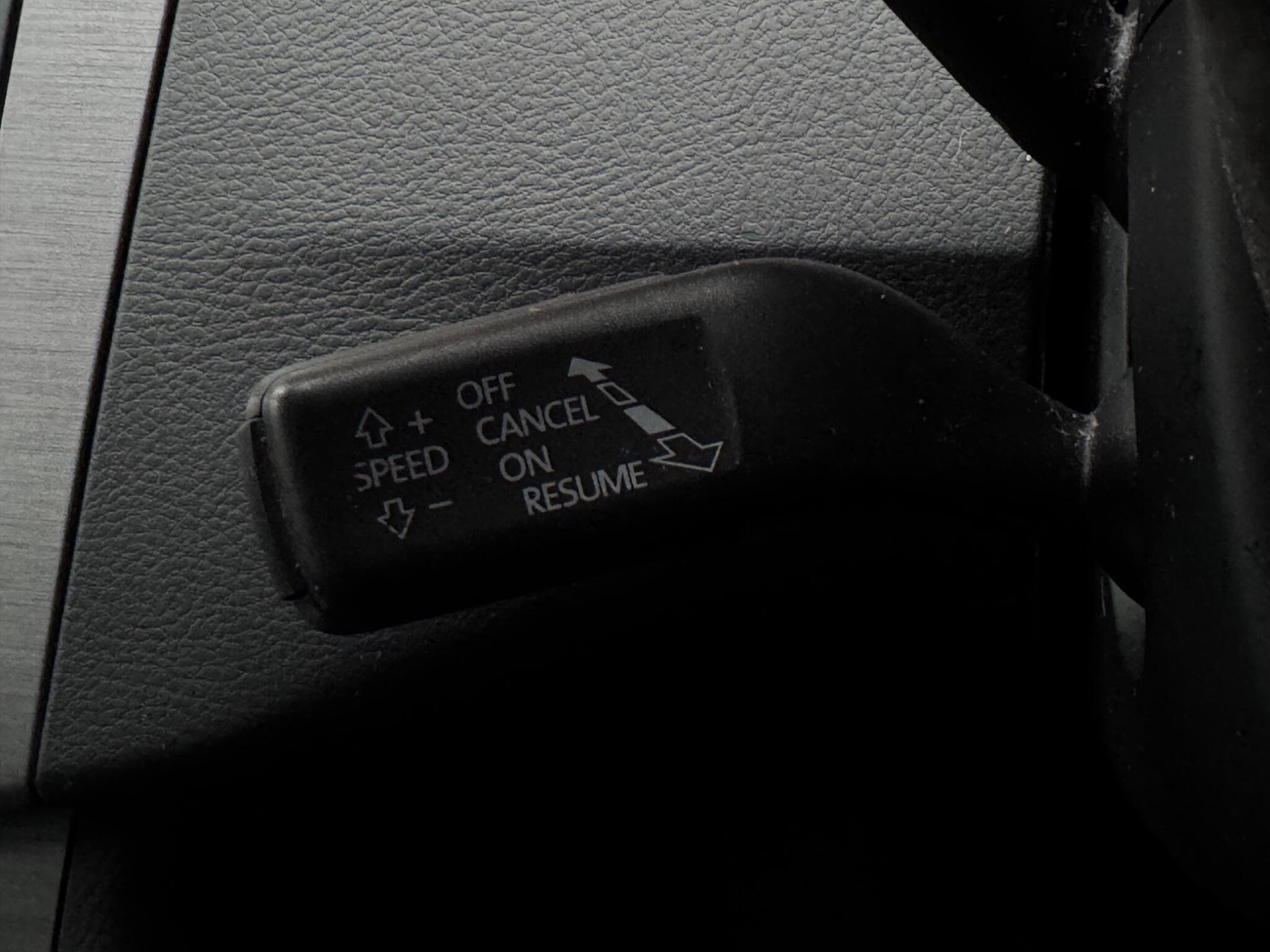2013 Volkswagen Passat - Thumbnail 22