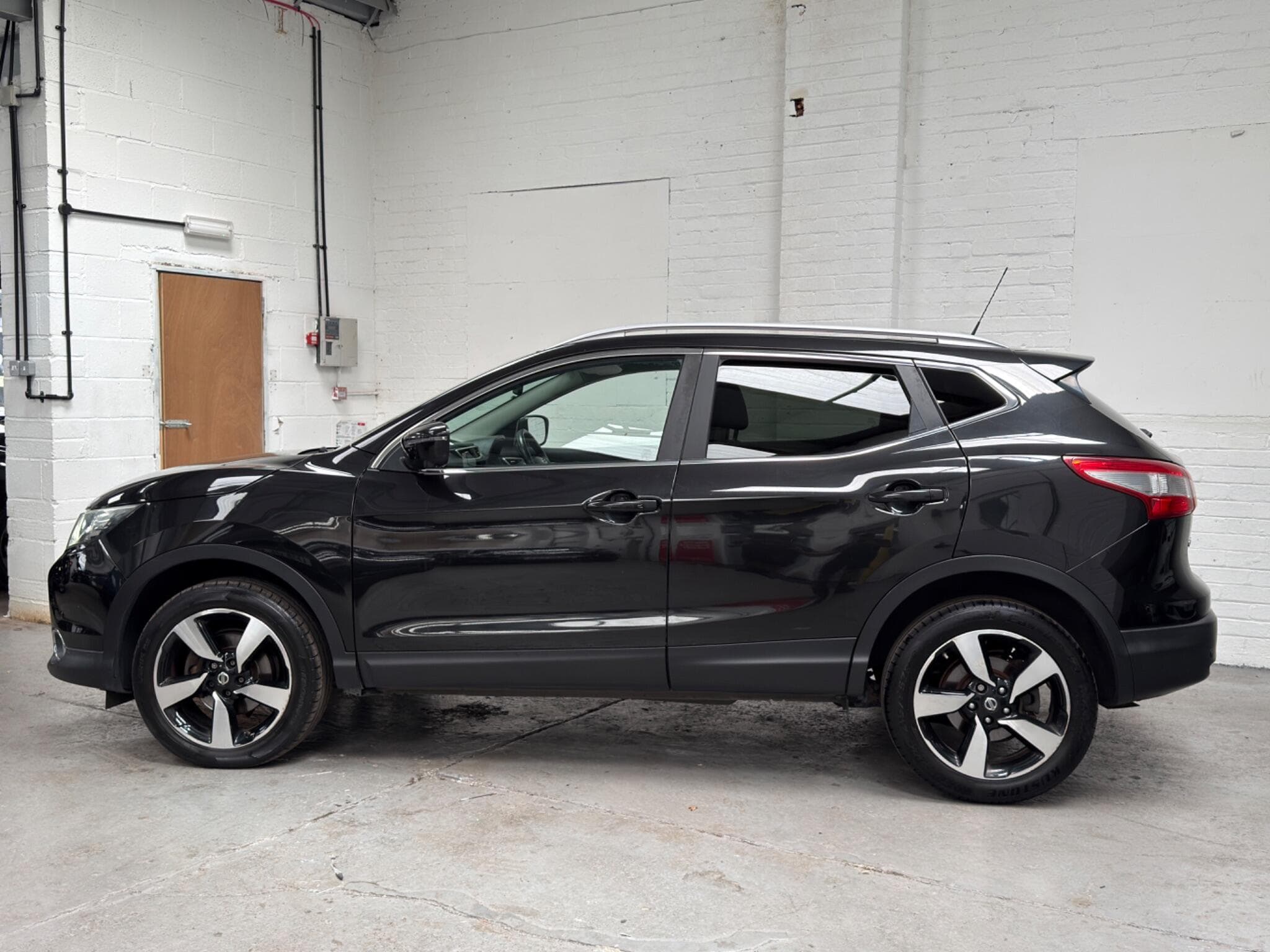 2015 Nissan Qashqai - Thumbnail 5