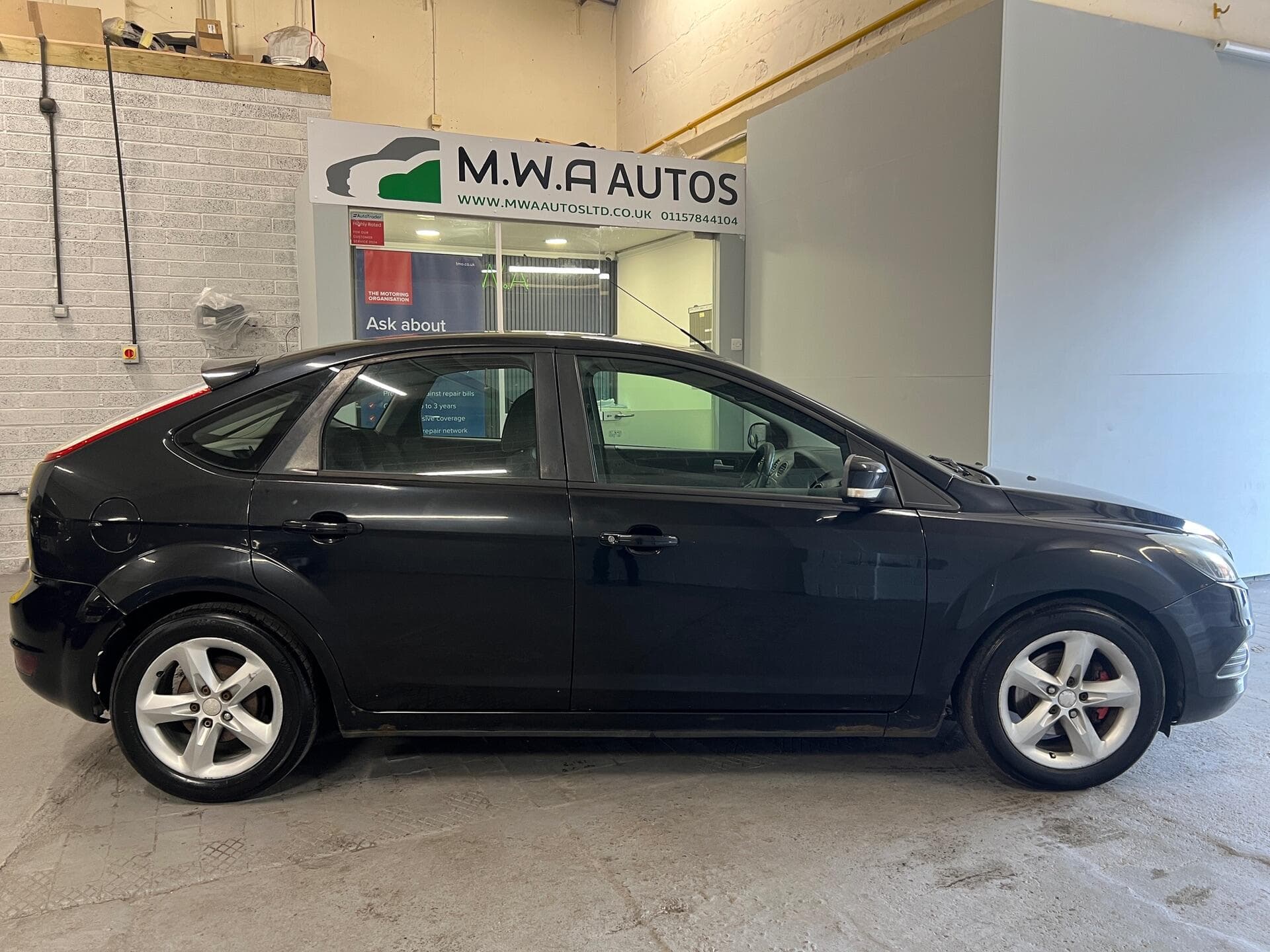 2009 Ford Focus - Thumbnail 7