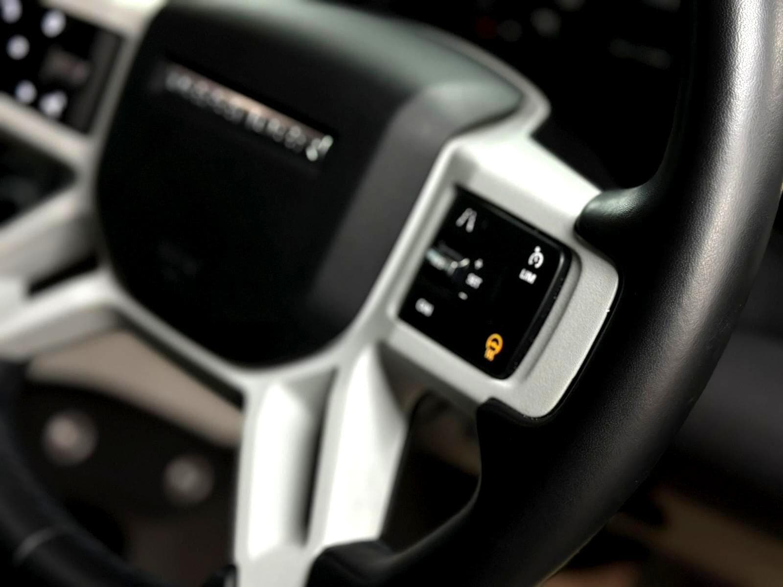 2024 Land Rover Defender 110 - Thumbnail 37