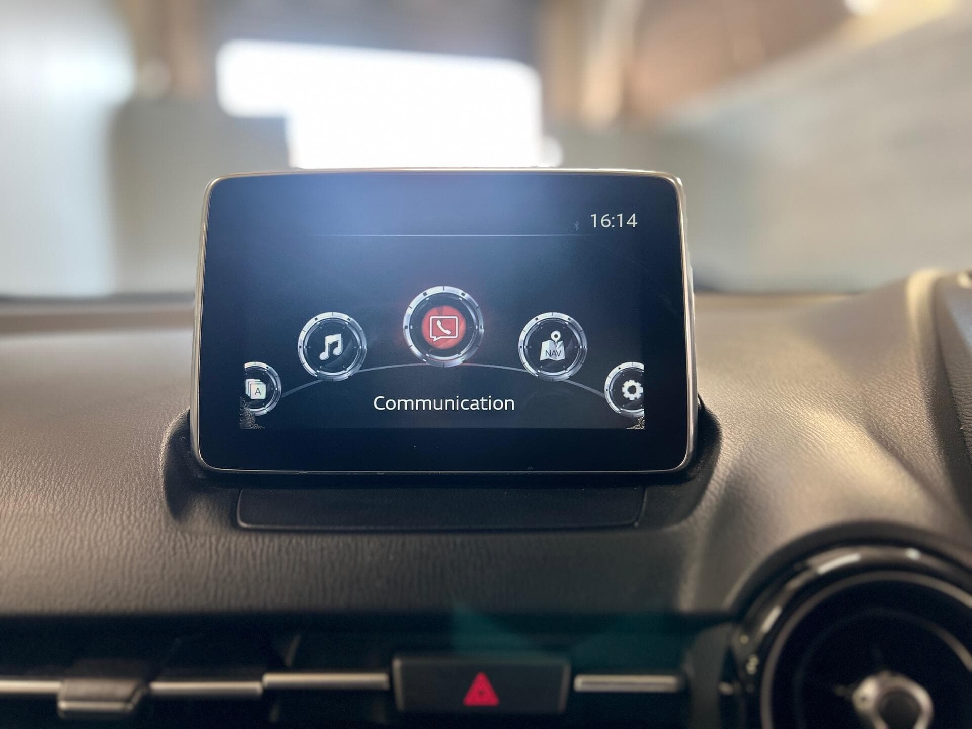 2016 Mazda Mazda2 - Thumbnail 33