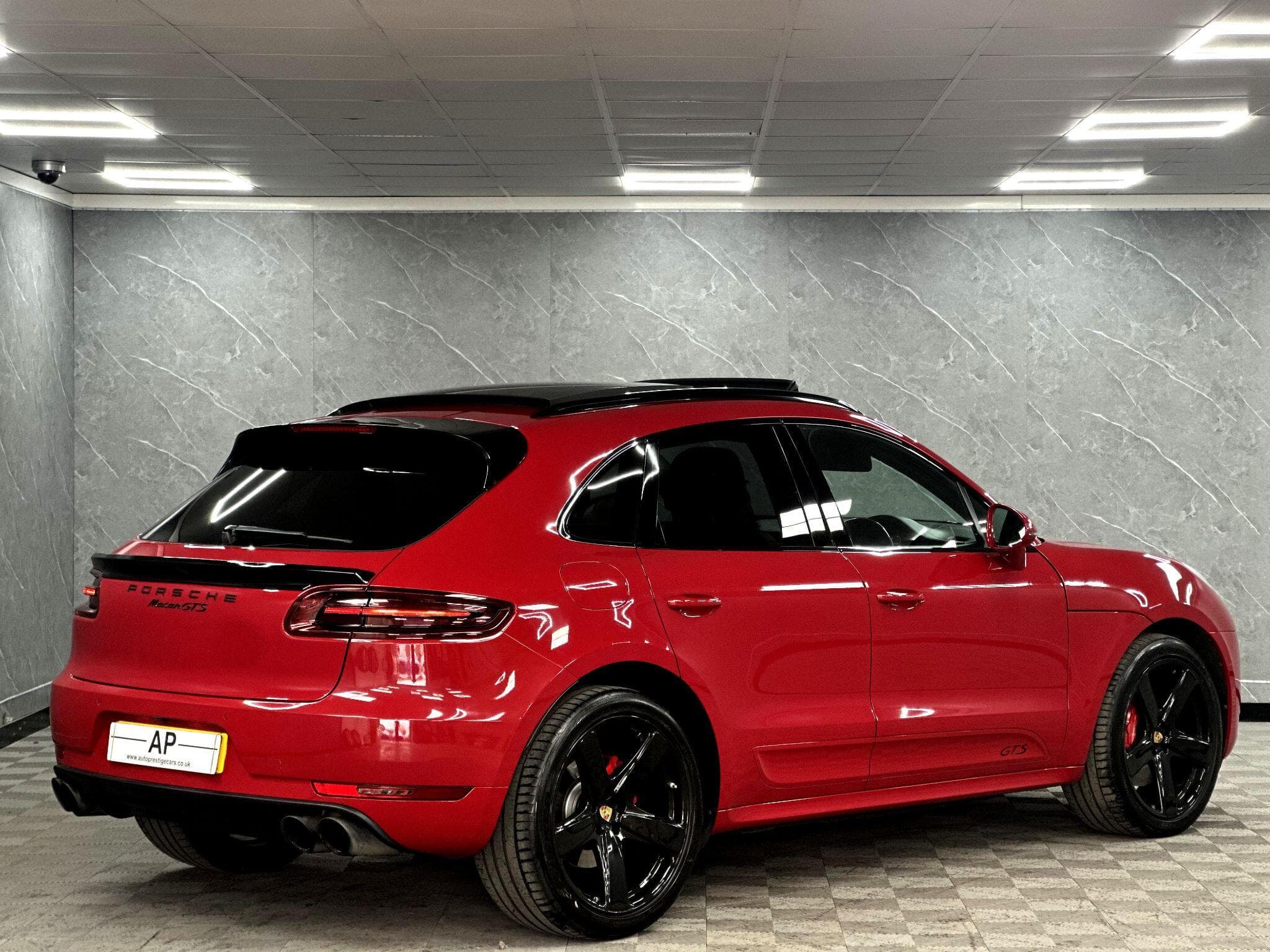 2016 Porsche Macan - Thumbnail 14
