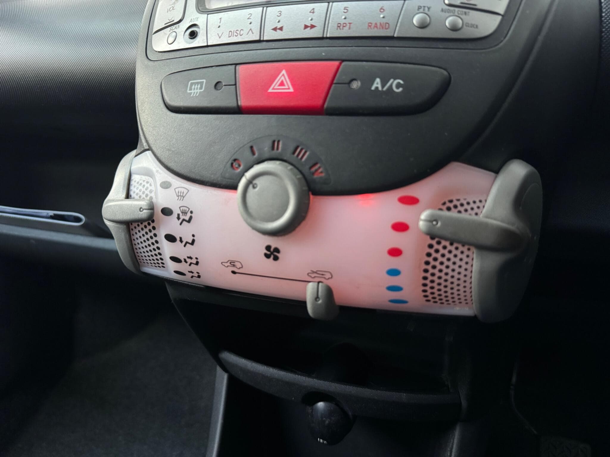 2012 Peugeot 107 - Thumbnail 12