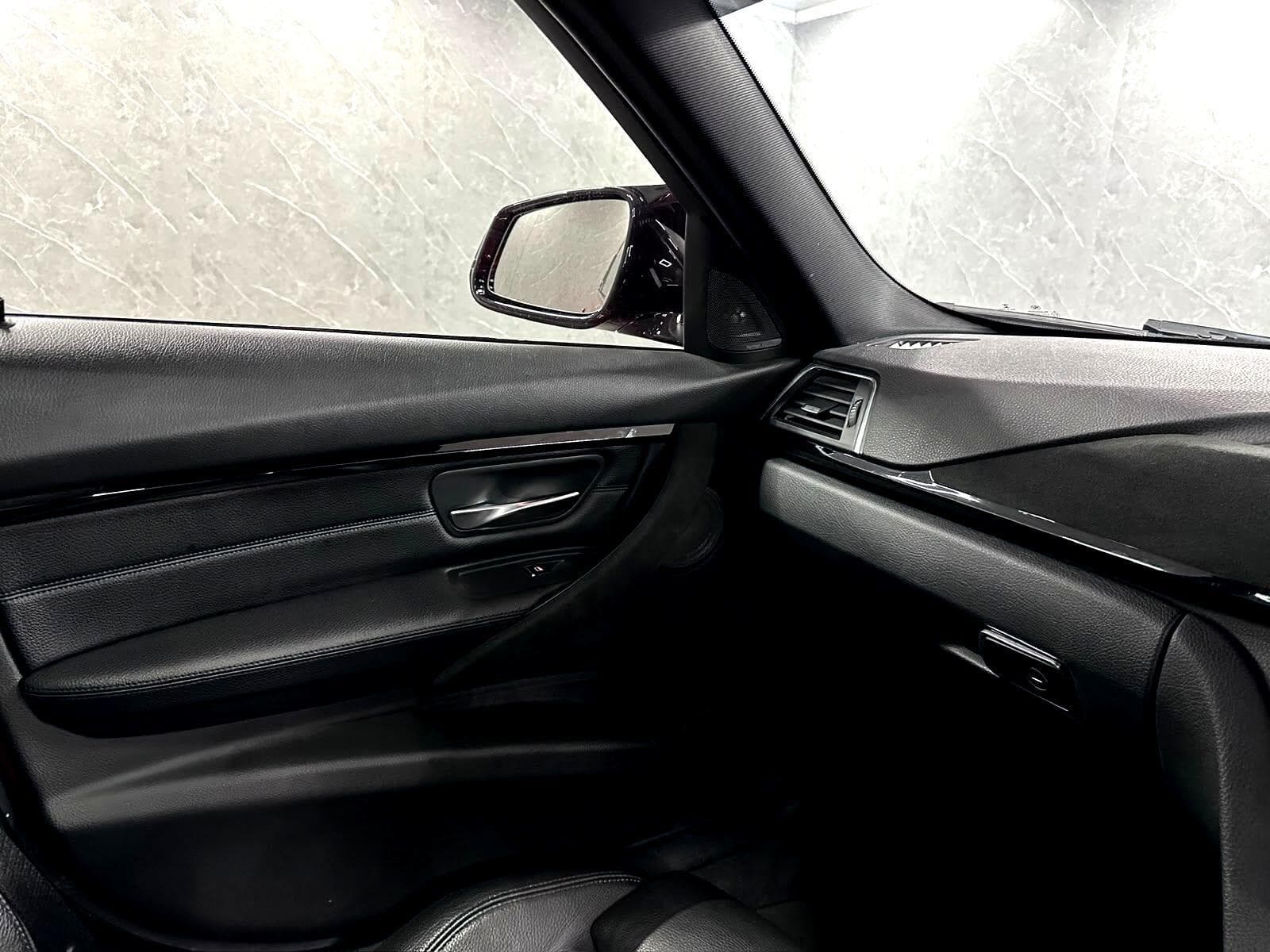 2017 BMW 3 Series - Thumbnail 62