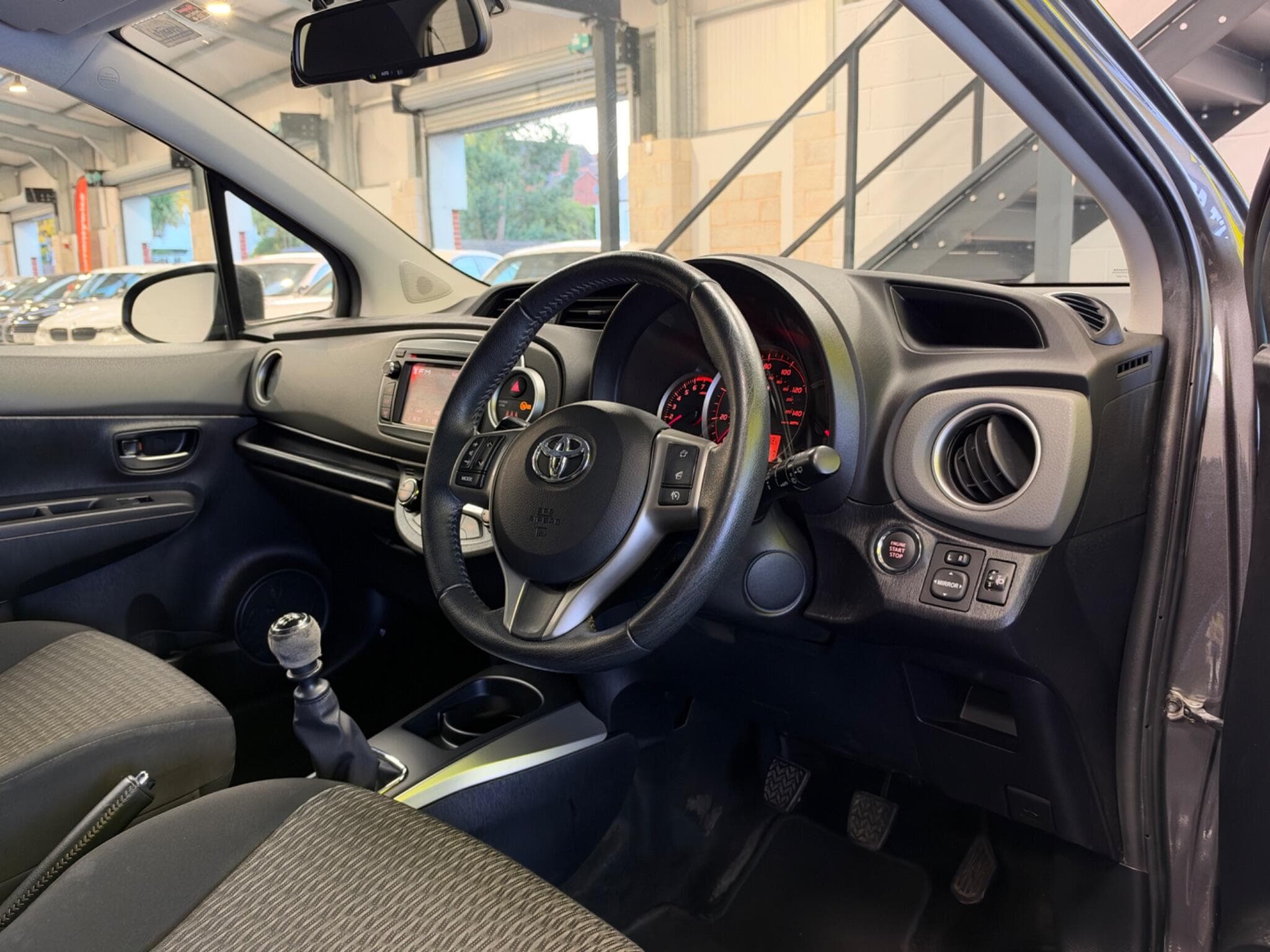 2014 Toyota Yaris - Thumbnail 16