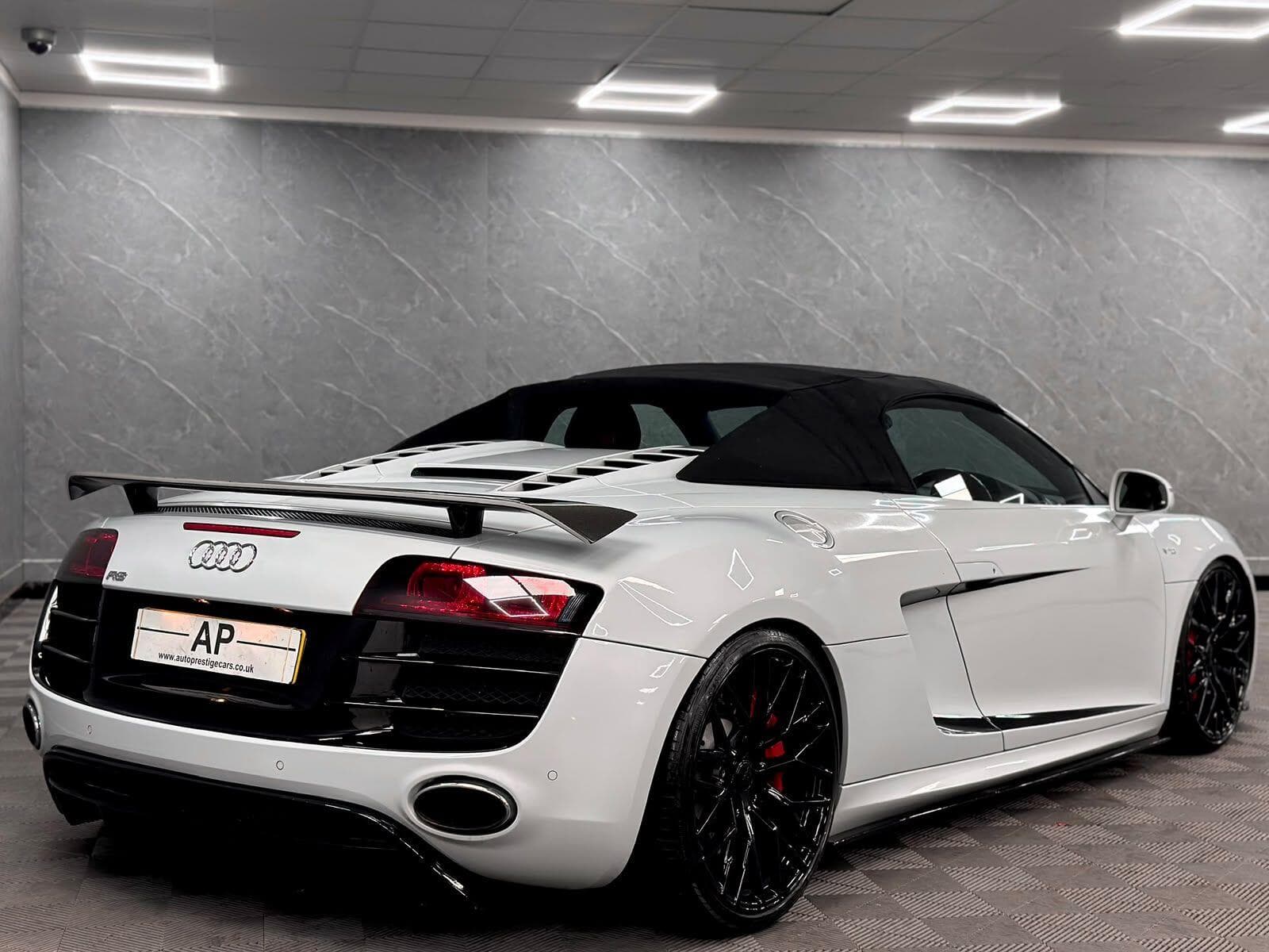 2010 Audi R8 - Thumbnail 48
