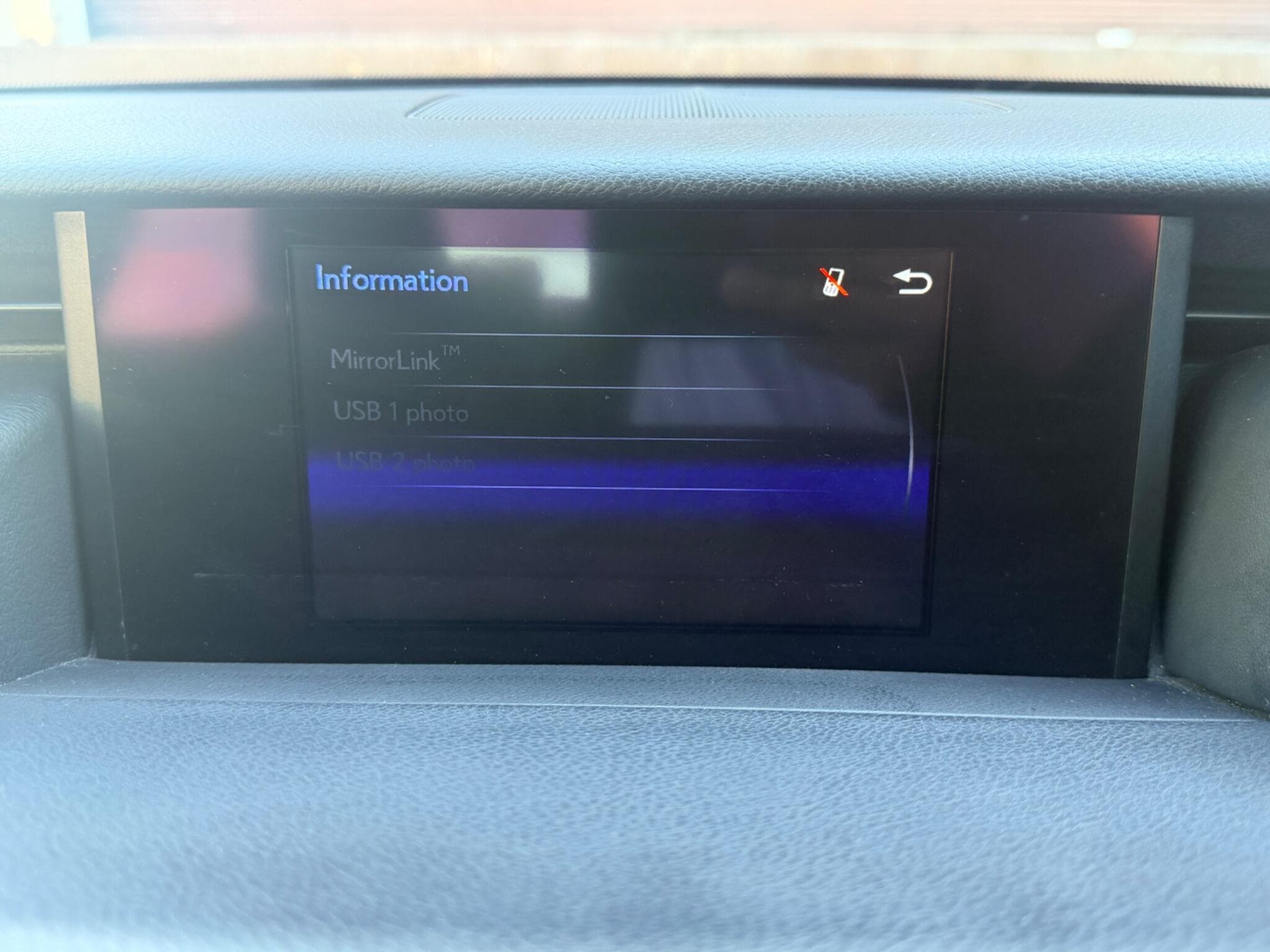2017 Lexus IS - Thumbnail 28