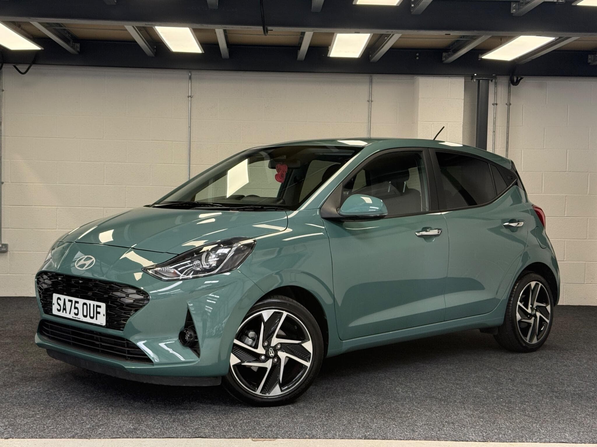 2025 Hyundai i10 - Image 1