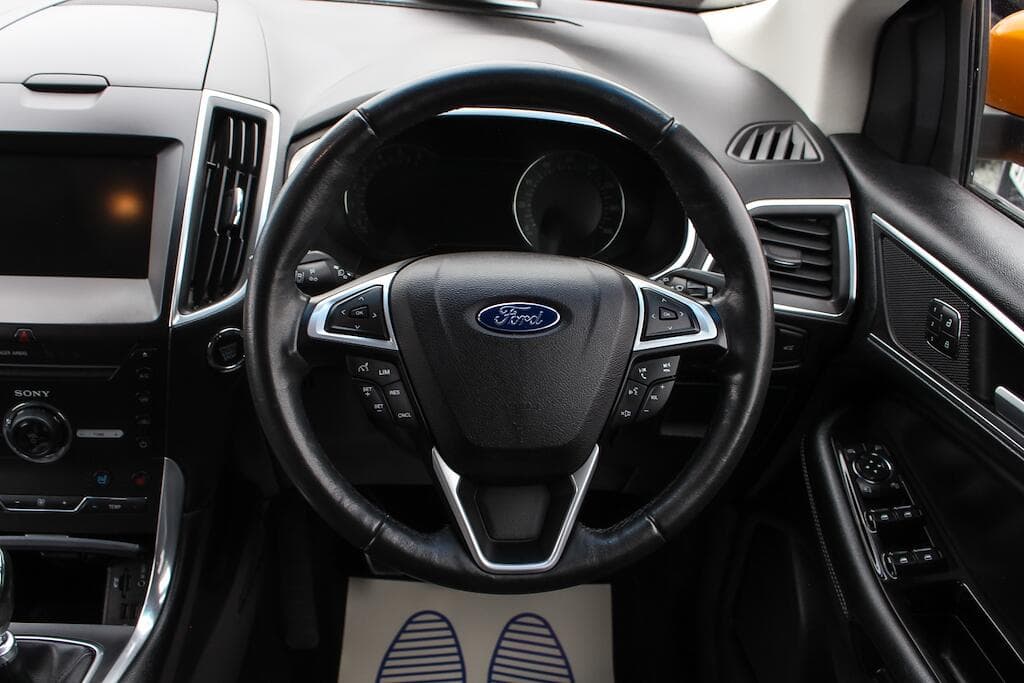 2016 Ford Edge - Thumbnail 23