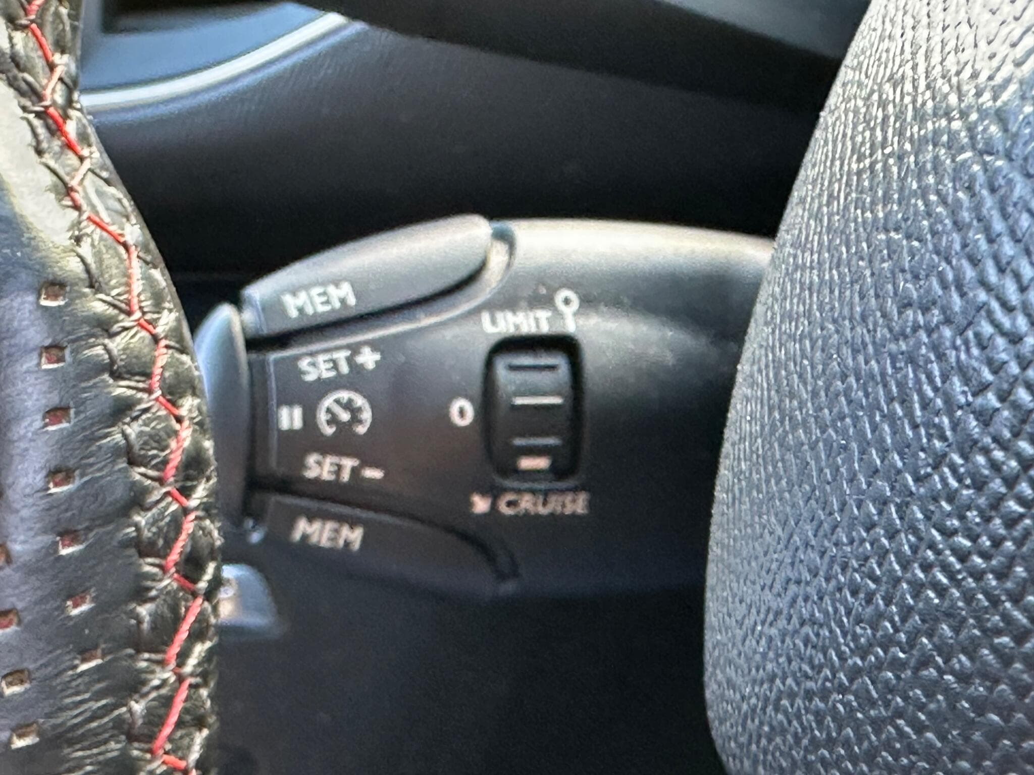 2016 Peugeot 308 - Thumbnail 15