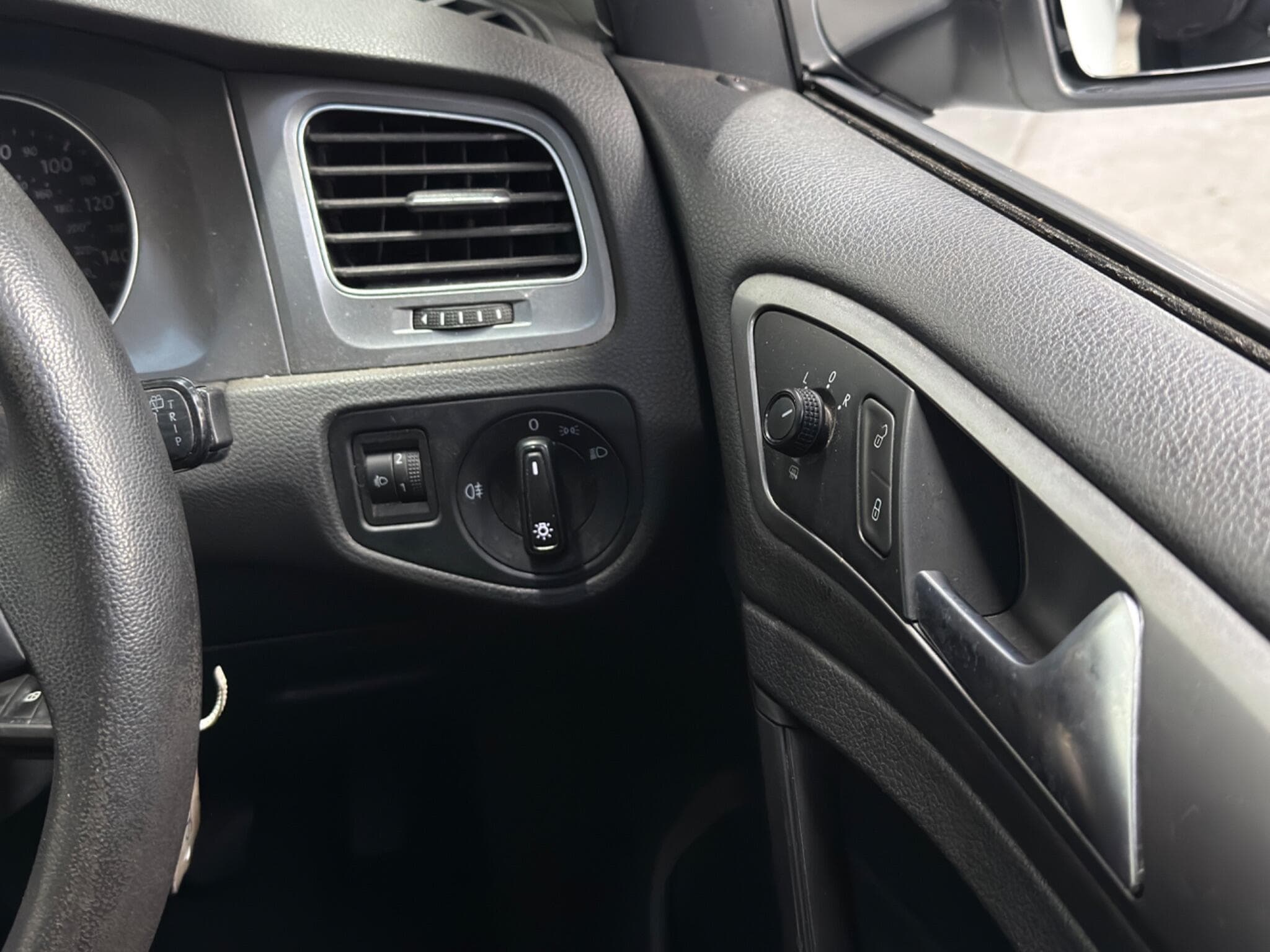 2013 Volkswagen Golf - Thumbnail 15
