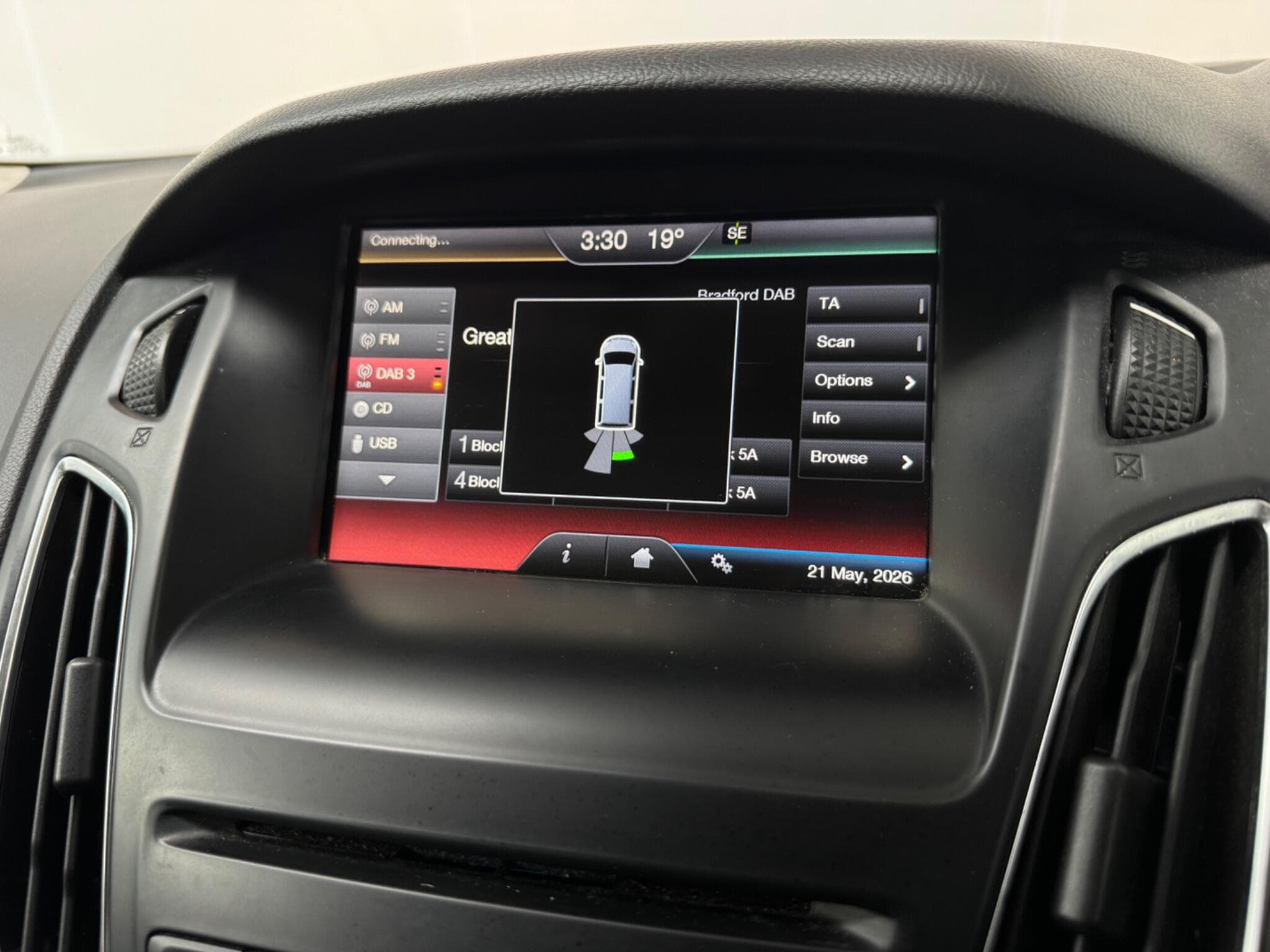 2015 Ford Focus - Thumbnail 18