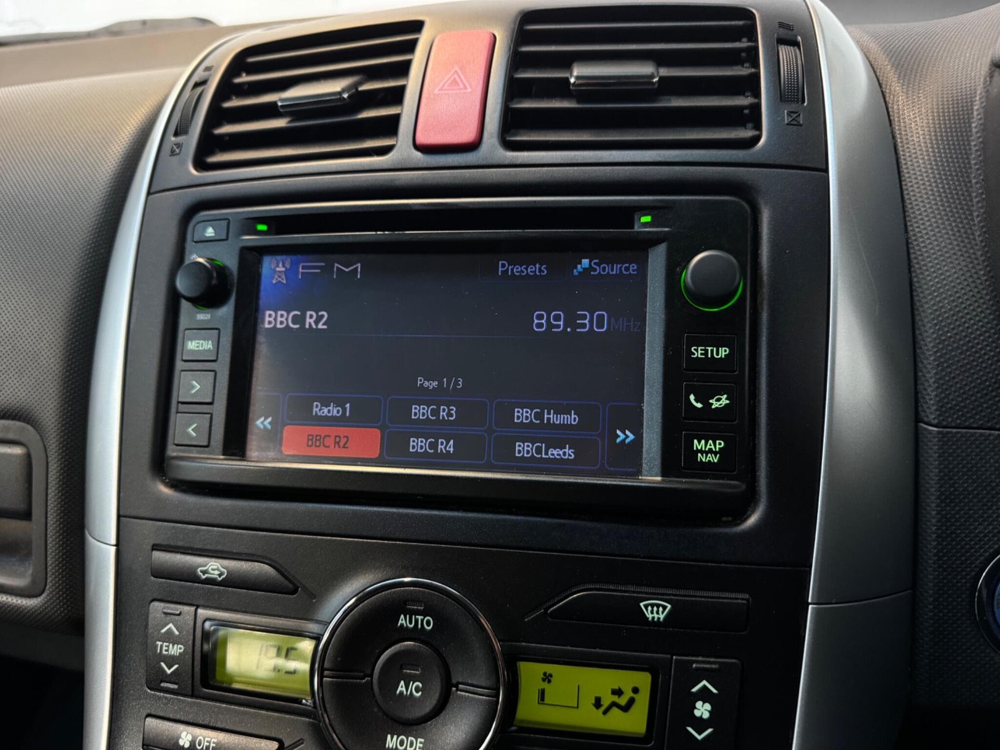 2012 Toyota Auris - Thumbnail 14