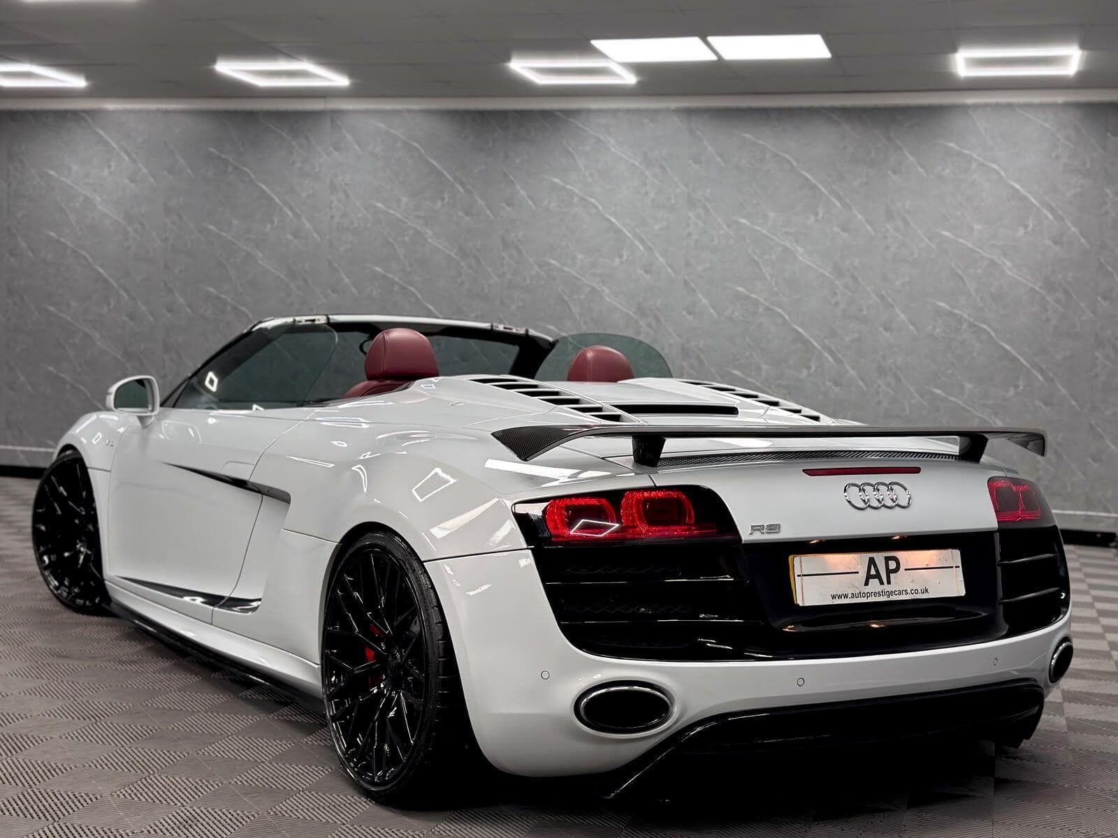 2010 Audi R8 - Thumbnail 7