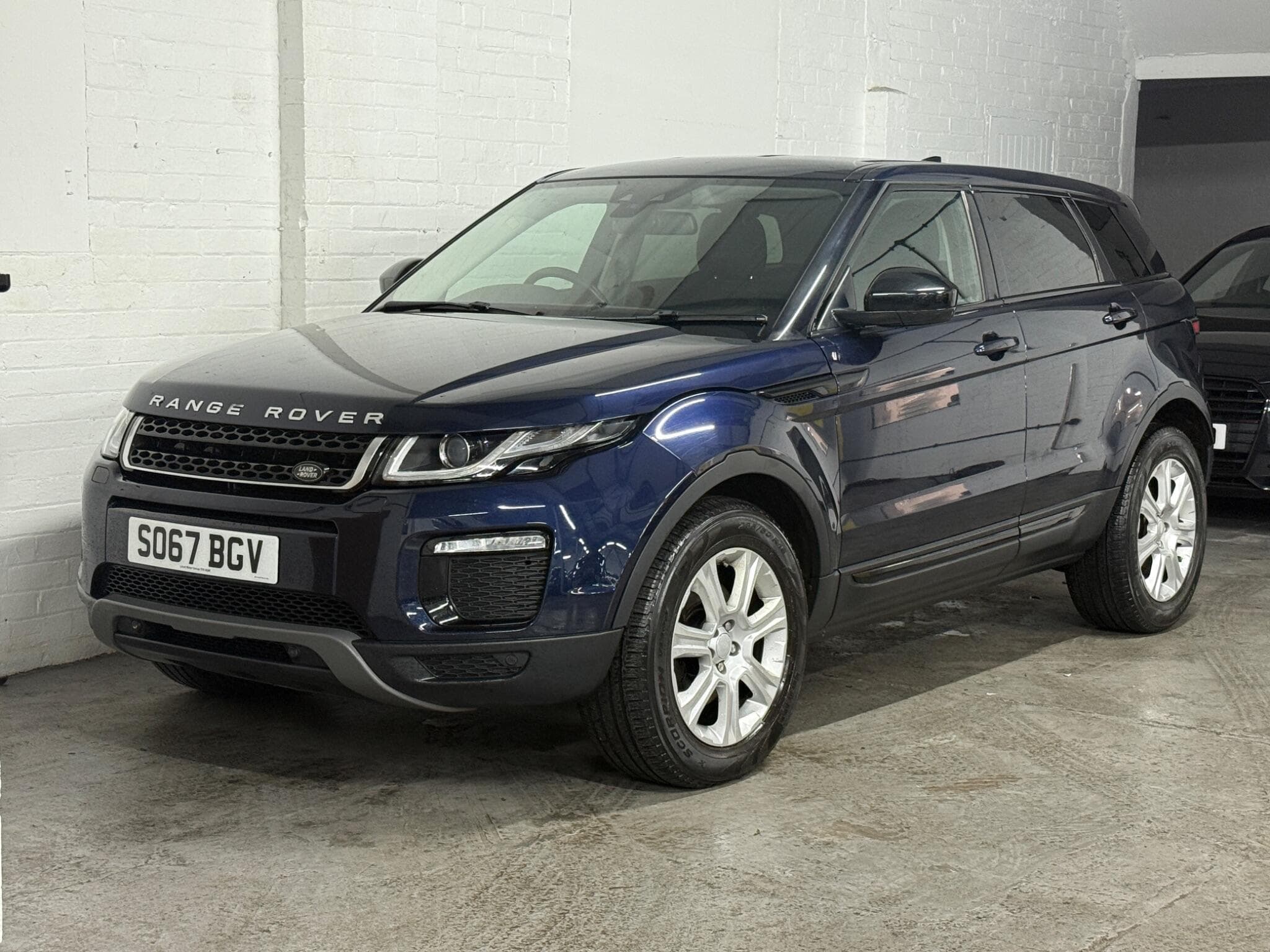 2017 Land Rover Range Rover Evoque - Thumbnail 4