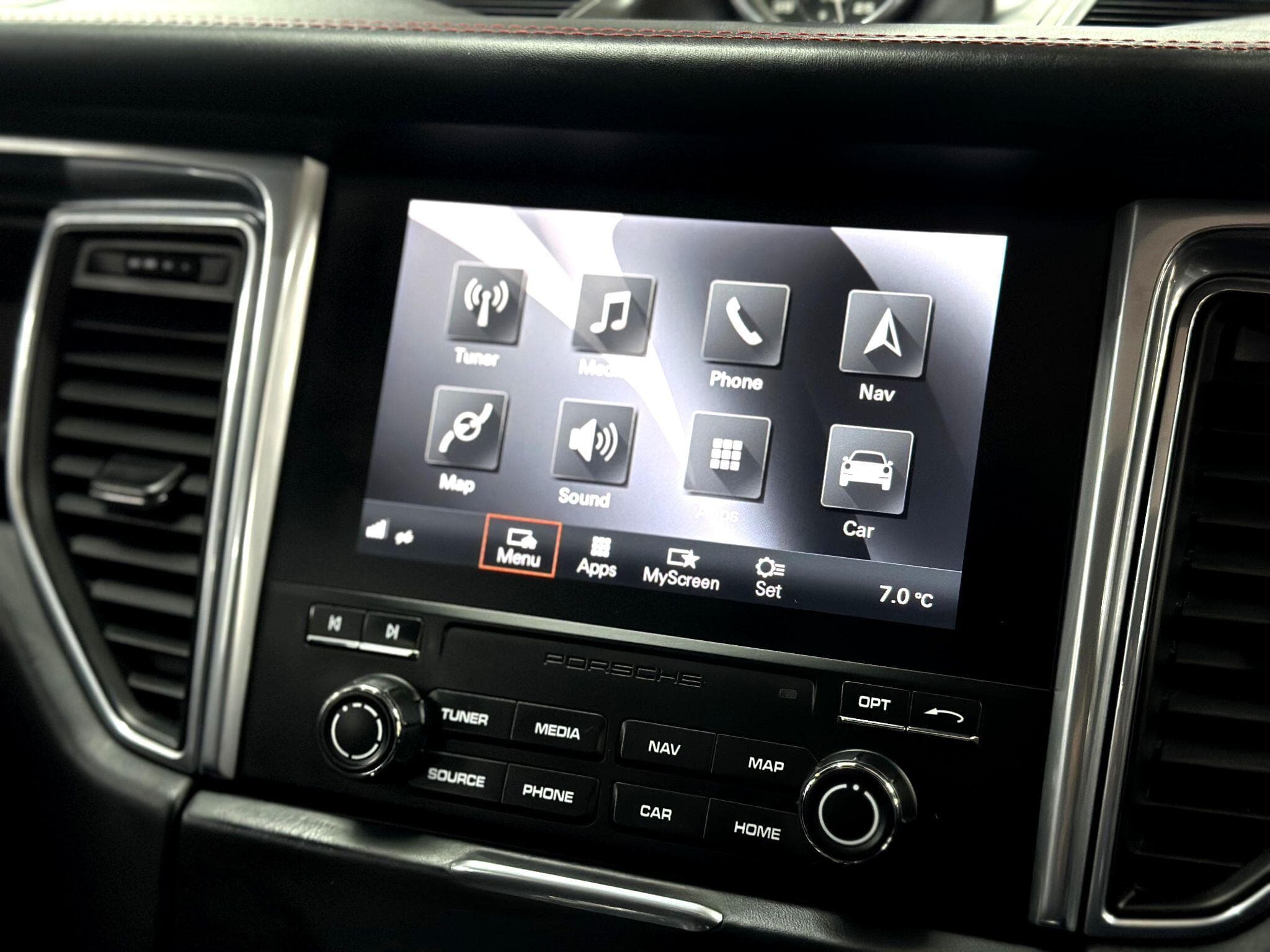 2016 Porsche Macan - Thumbnail 36