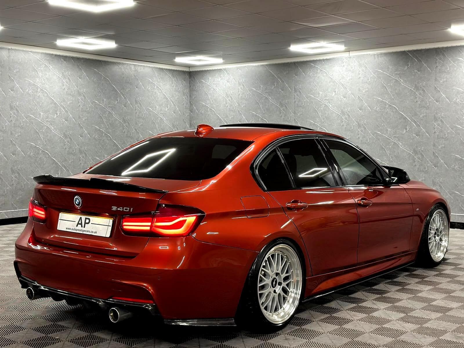 2017 BMW 3 Series - Thumbnail 37