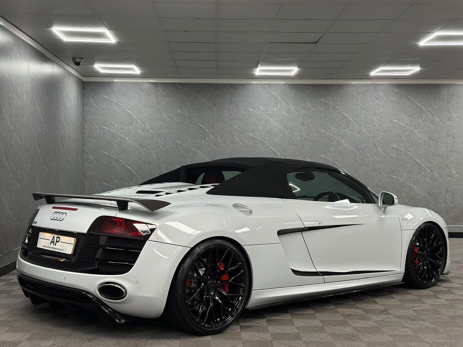 2010 Audi R8 - Thumbnail 40