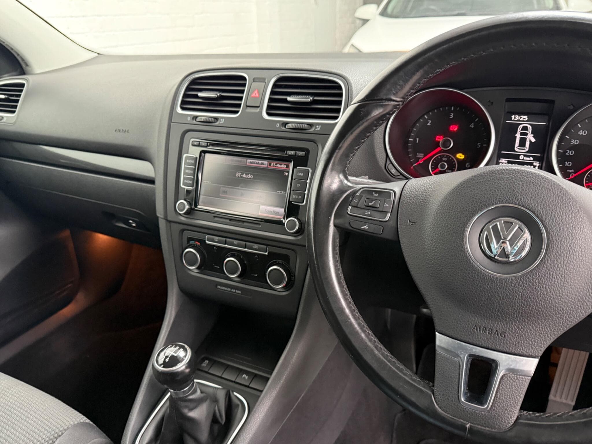 2011 Volkswagen Golf - Thumbnail 19