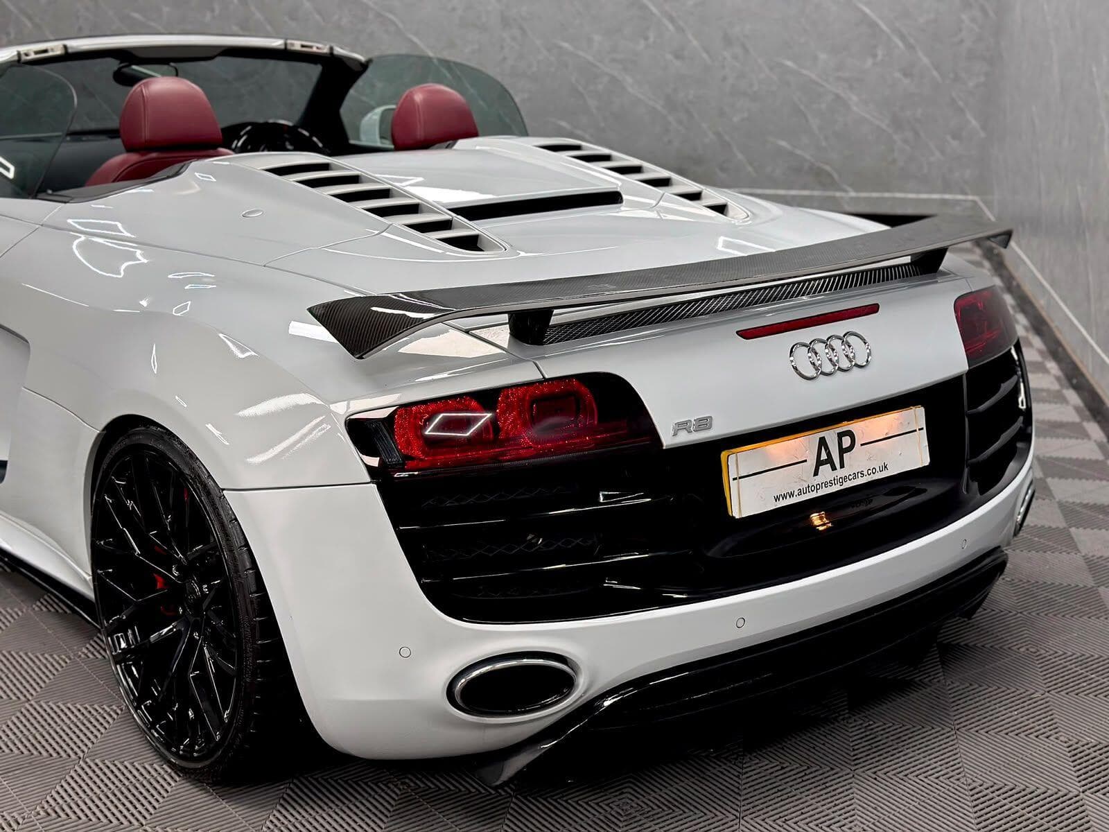 2010 Audi R8 - Thumbnail 33