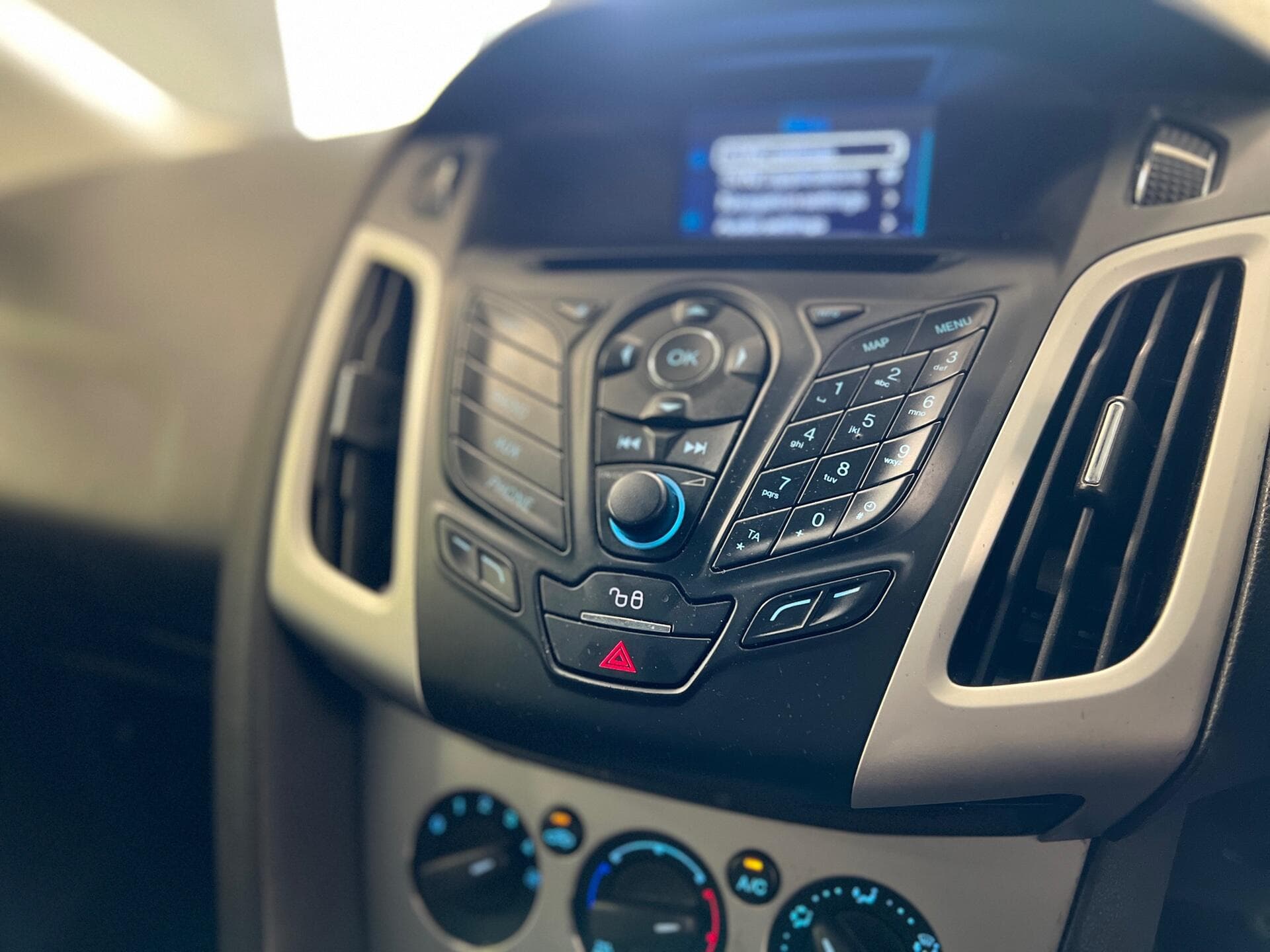 2014 Ford Focus - Thumbnail 42