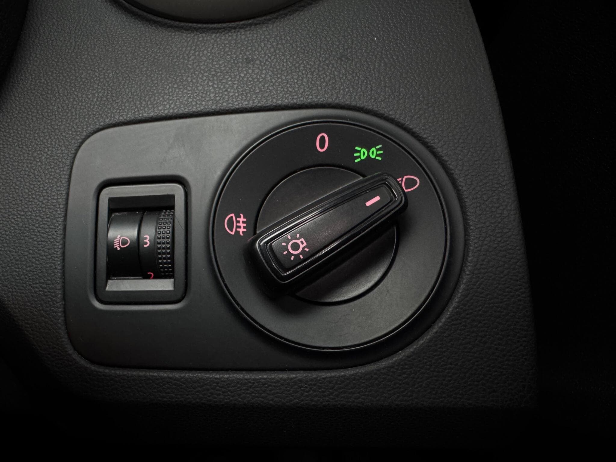 2016 SEAT Ibiza - Thumbnail 17