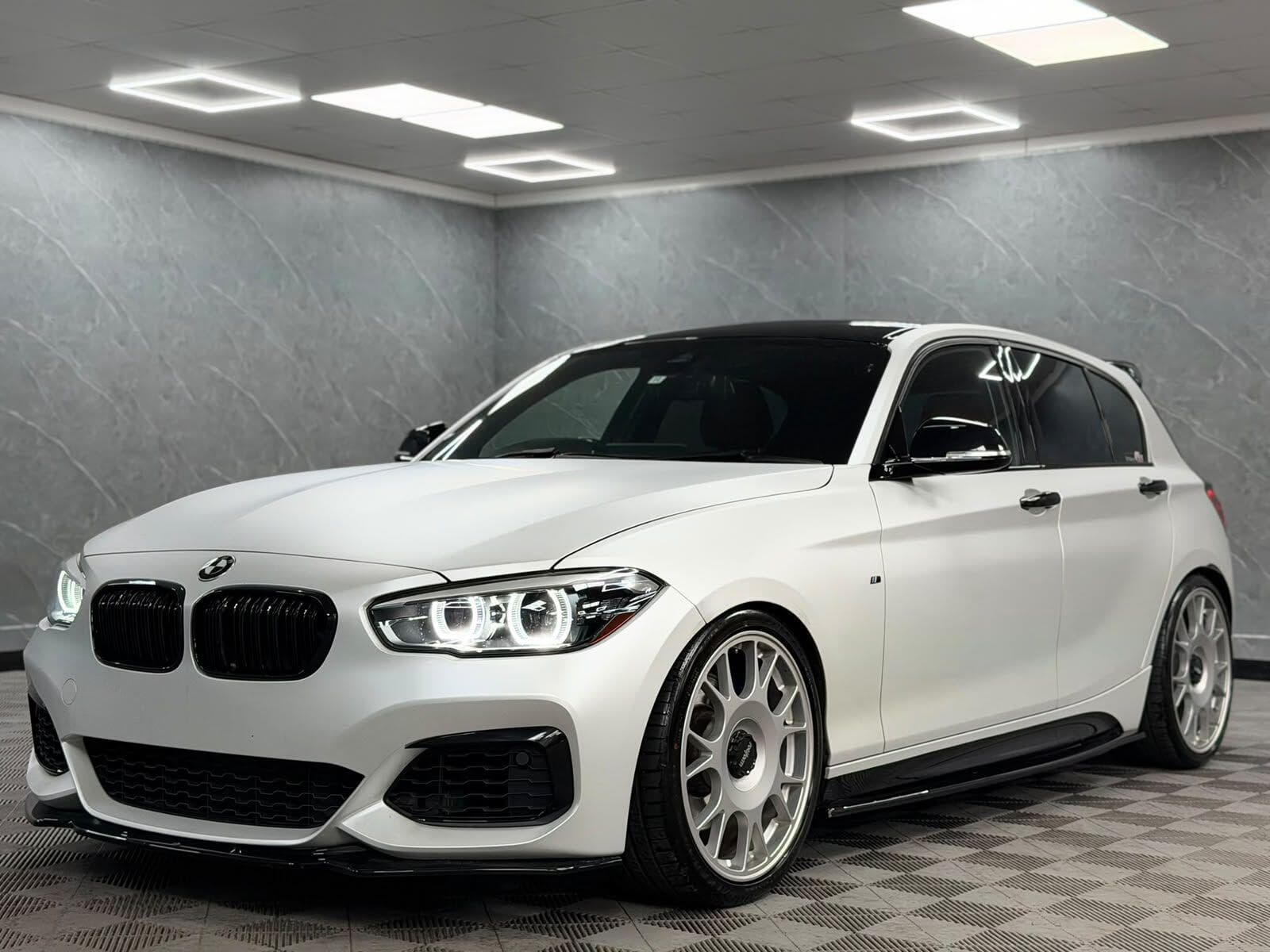 2017 BMW 1 Series - Thumbnail 26