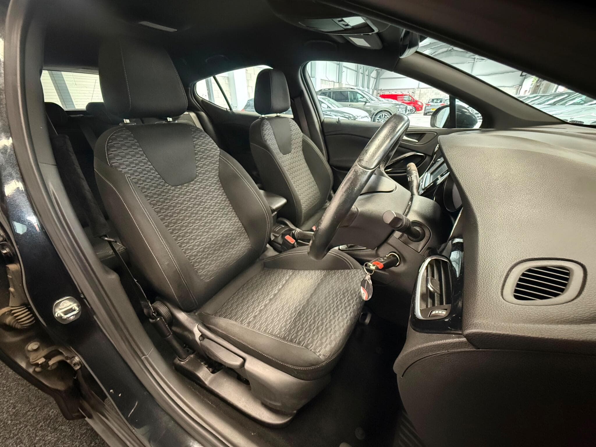 2016 Vauxhall Astra - Thumbnail 18