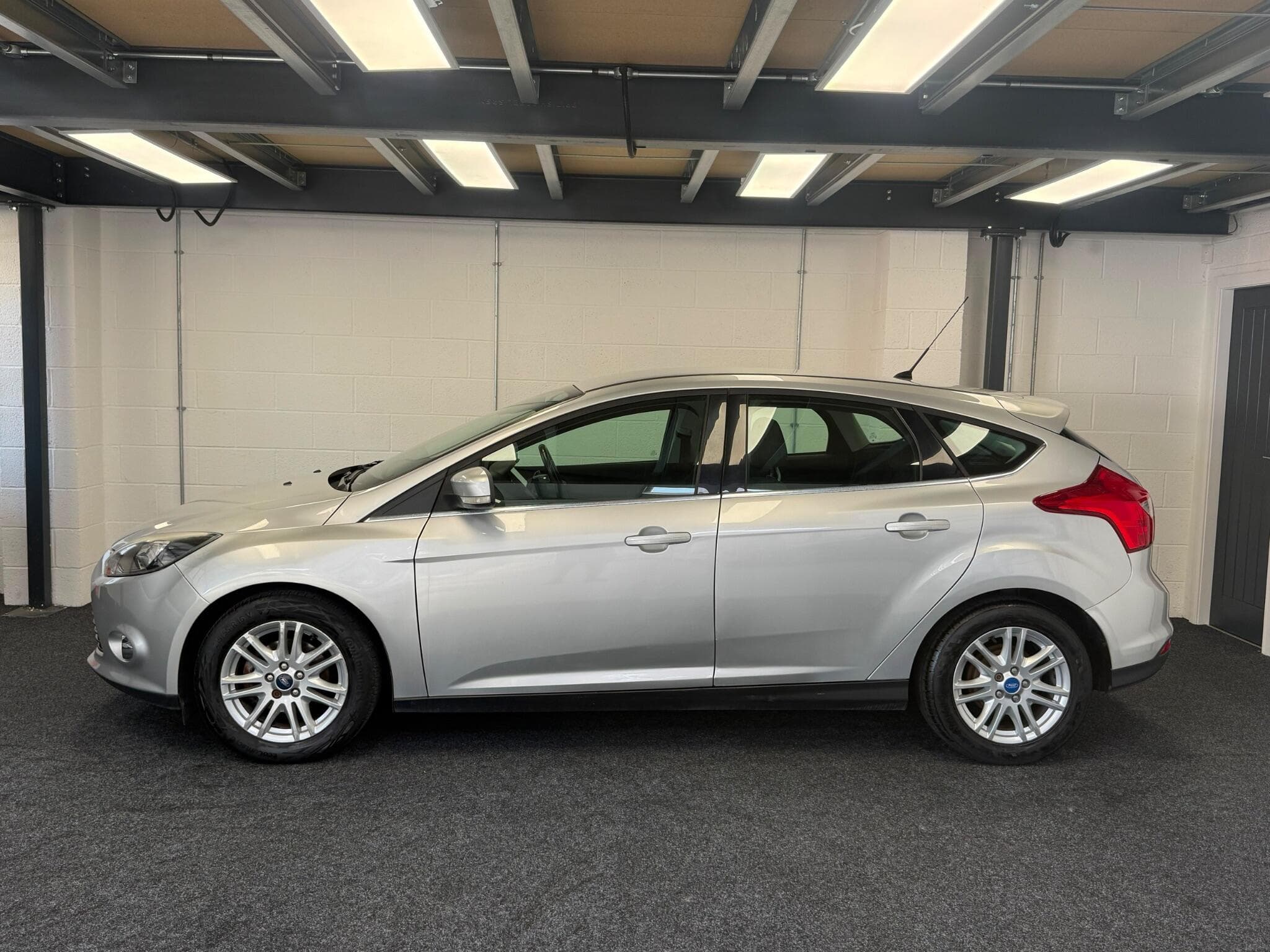 2012 Ford Focus - Thumbnail 9