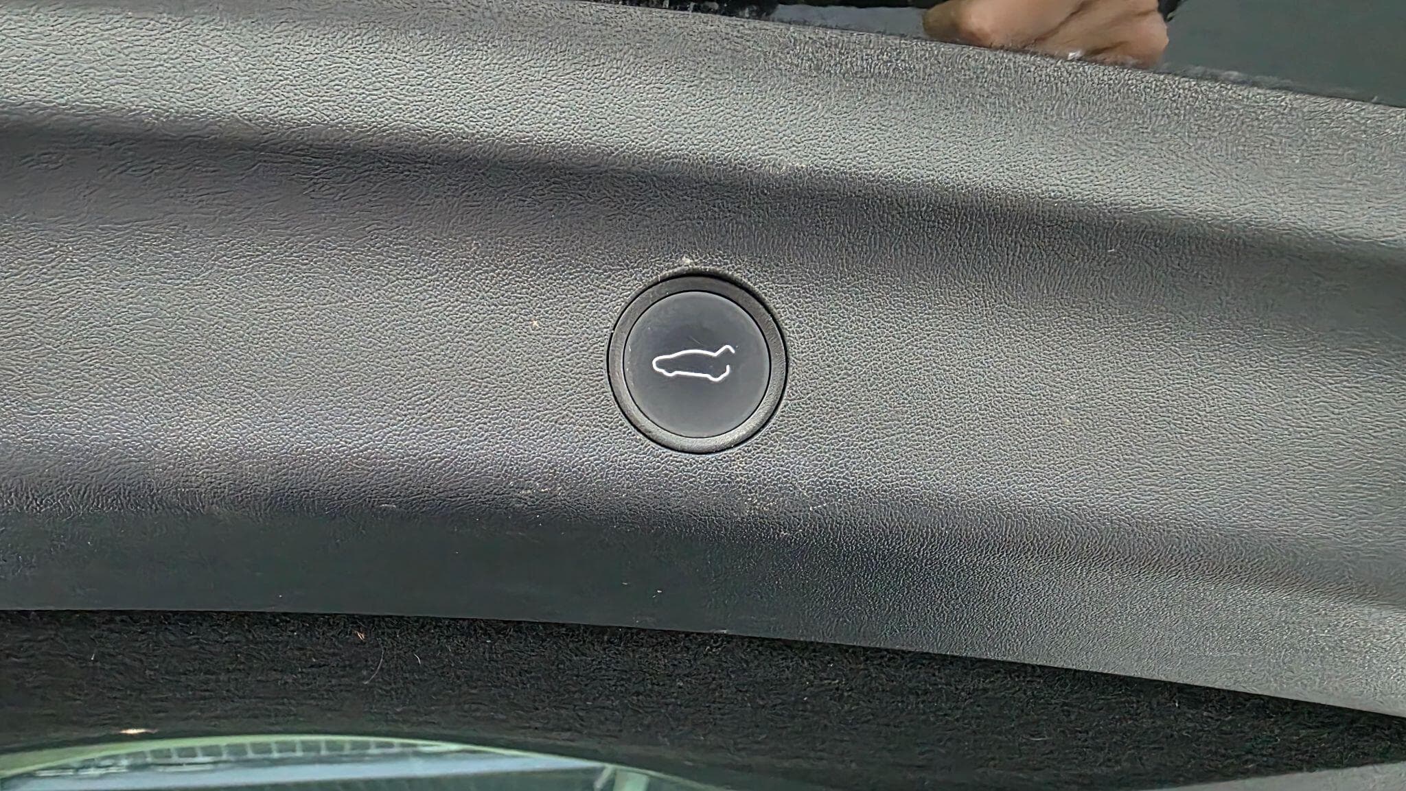 2022 Tesla Model Y - Thumbnail 16
